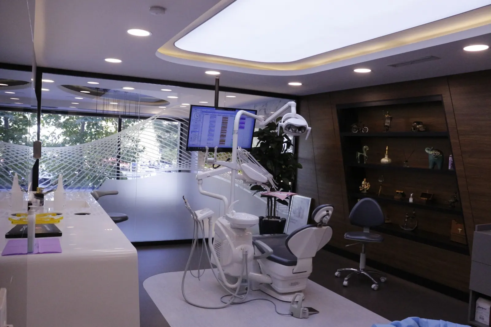 Clinic-provided photograph of Flora Beylikdüzü Dental Clinic