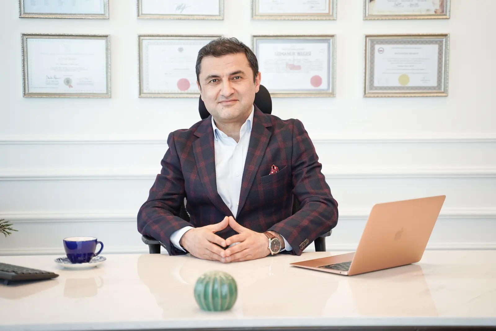 Clinic-provided photograph of Assoc. Prof. Dr Mehmet Emre Dinç