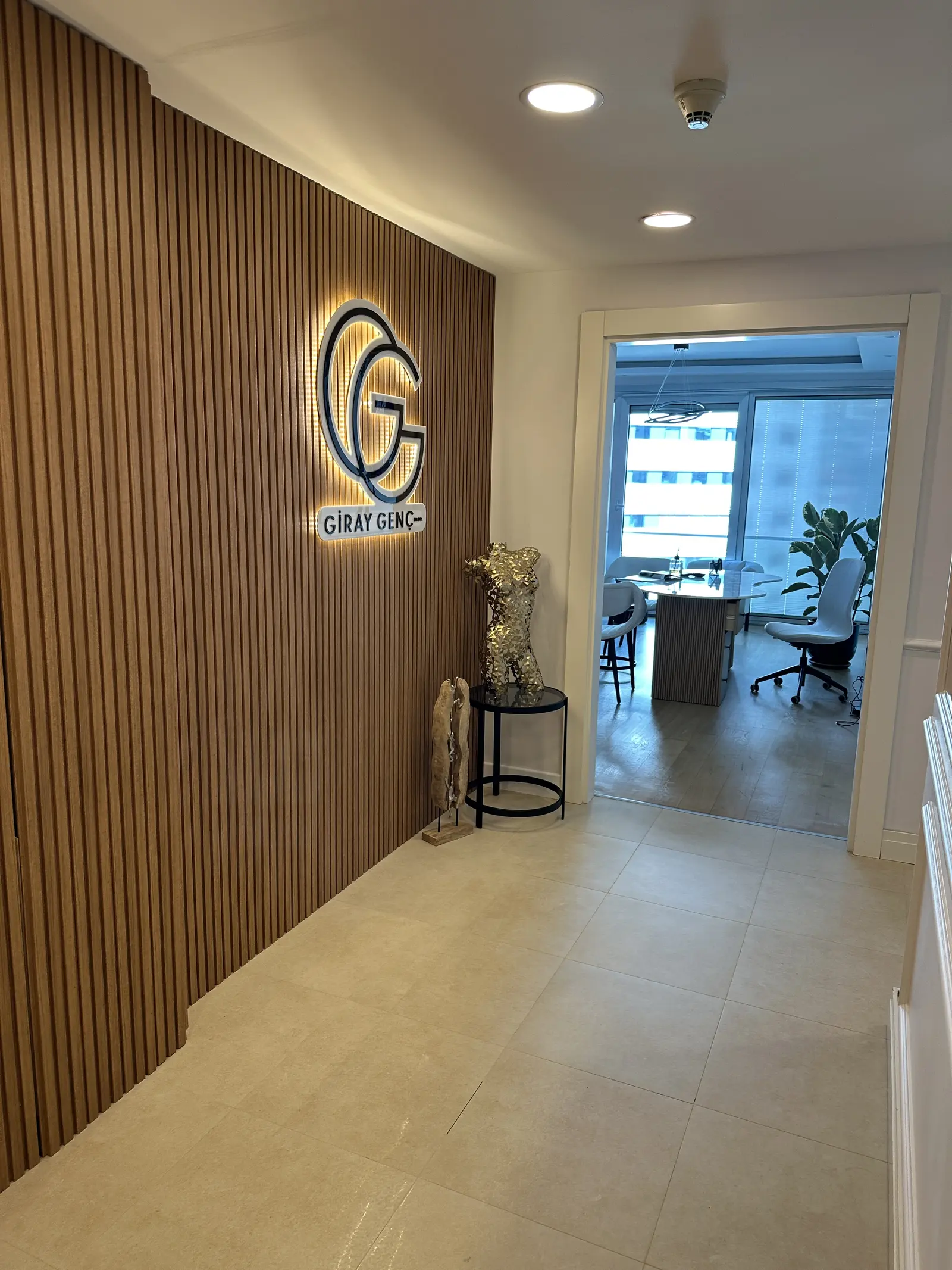 Clinic-provided photograph of Dr İbrahim Giray Genç