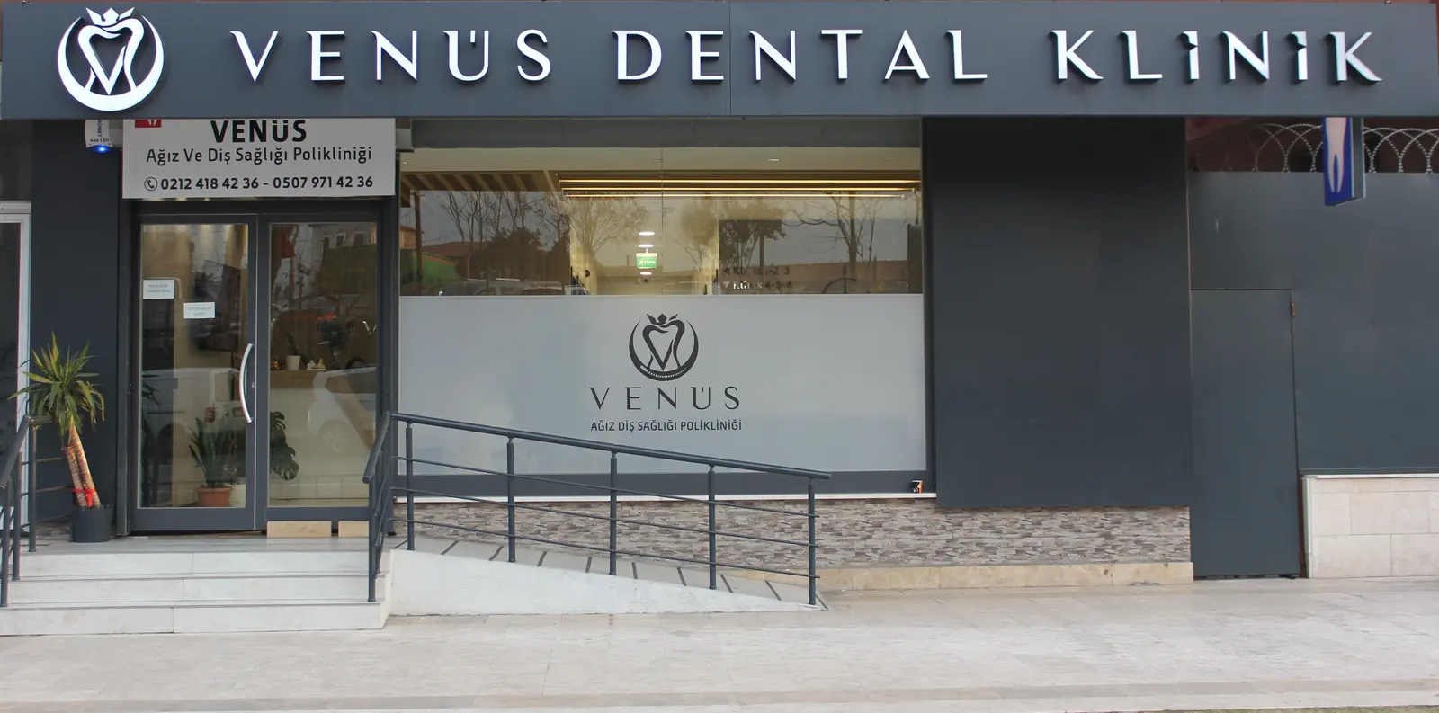 Clinic-provided photograph of Venüs Dental