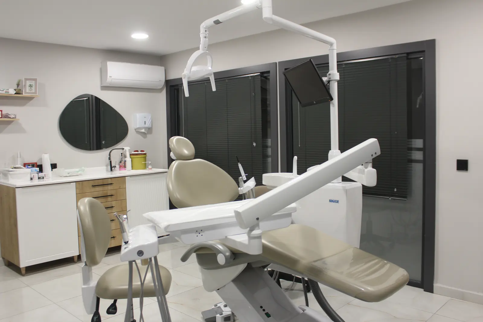 Clinic-provided photograph of Venüs Dental