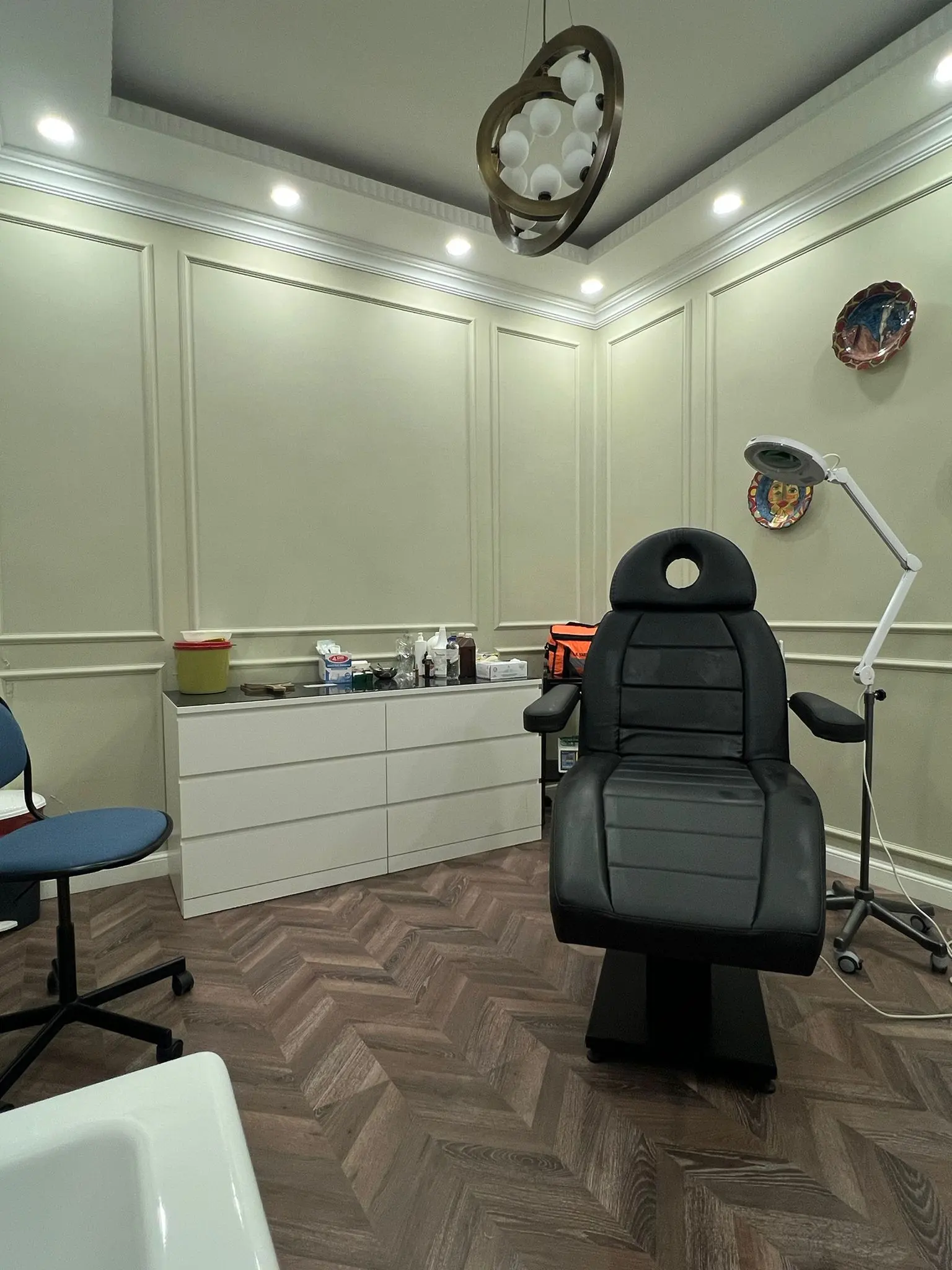 Clinic-provided photograph of Dr Erman Ak