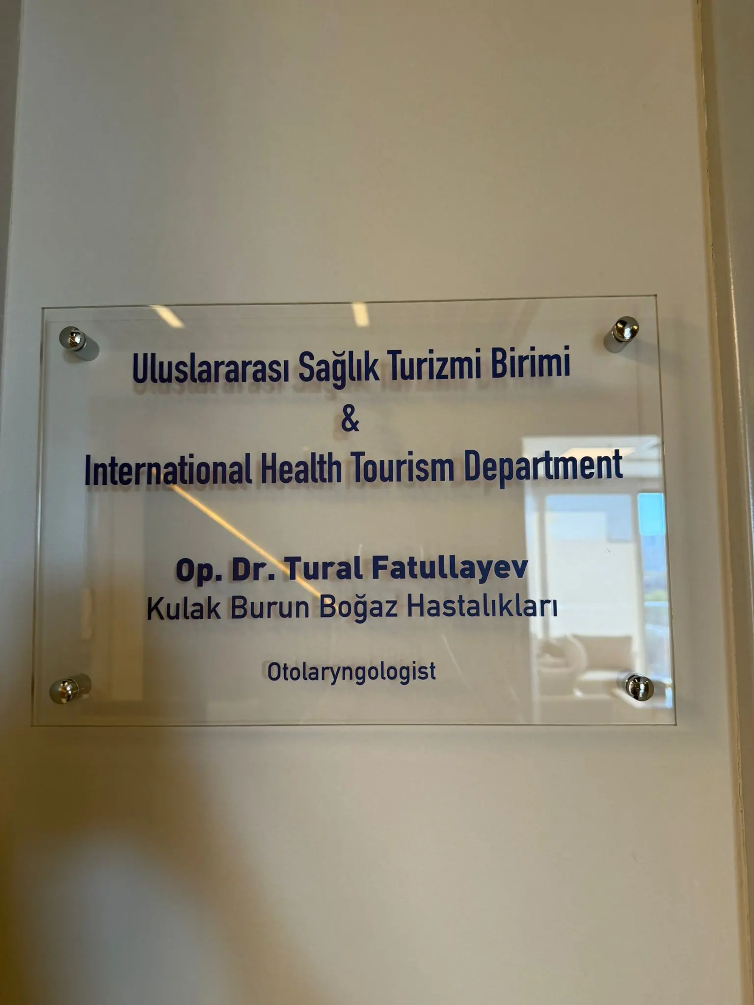 Von der Klinik bereitgestelltes Foto von Dr. Tural Fatullayev