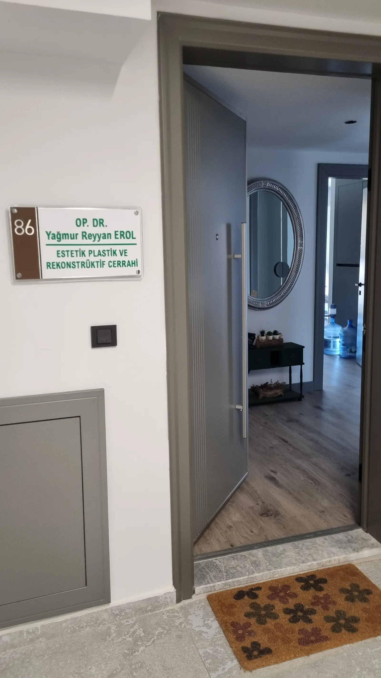 Von der Klinik bereitgestelltes Foto von Dr. Yağmur Reyyan Erol