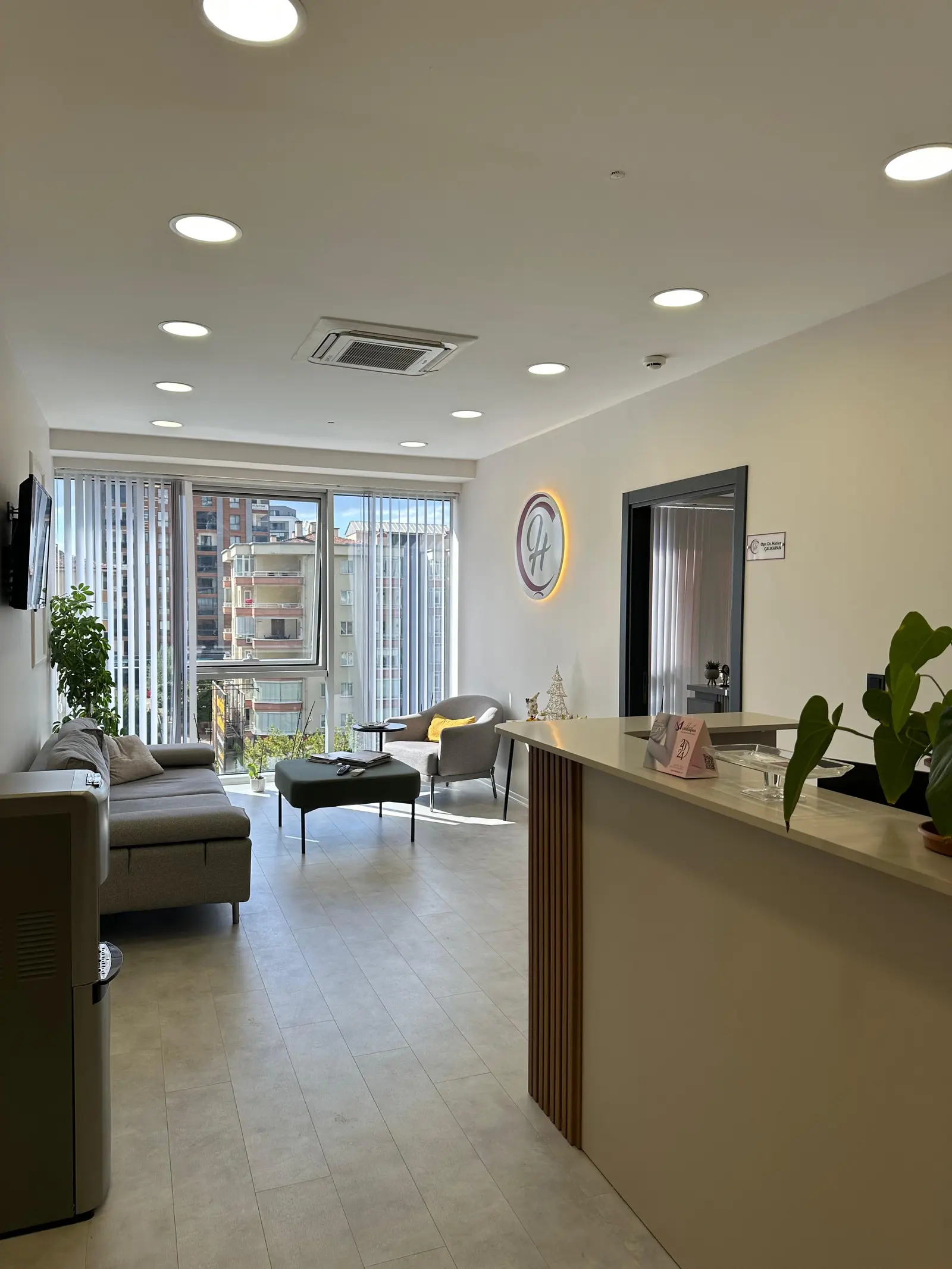 Clinic-provided photograph of Dr Hatice Cantürk Çalıkapan