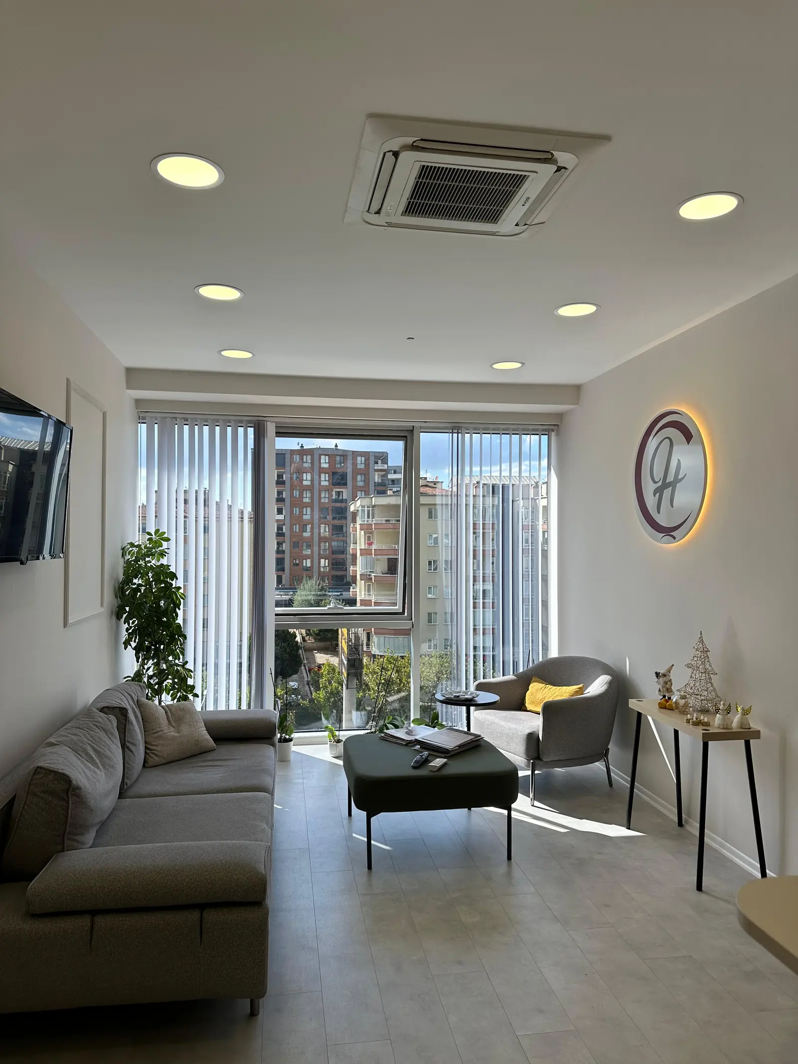Clinic-provided photograph of Dr Hatice Cantürk Çalıkapan