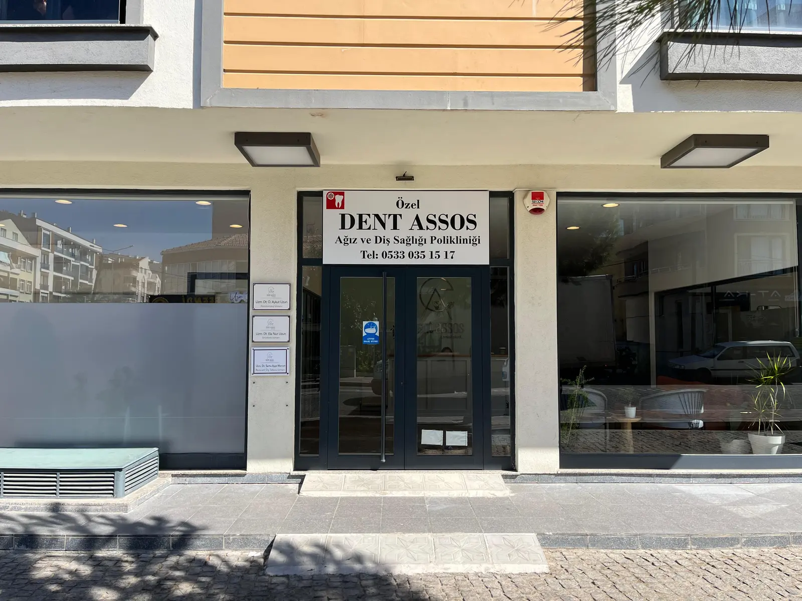 Clinic-provided photograph of Dent Assos
