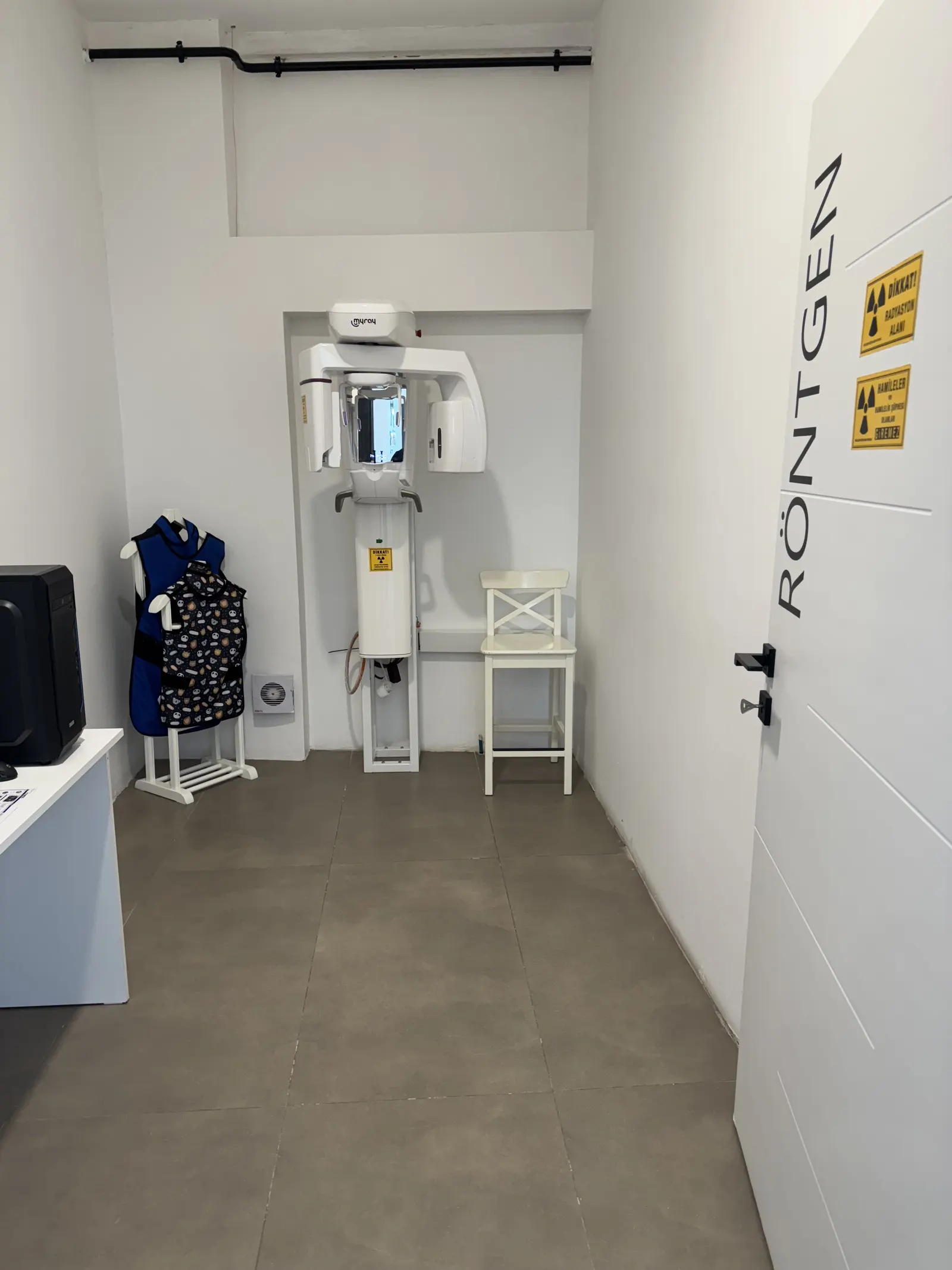 Clinic-provided photograph of Dent Assos