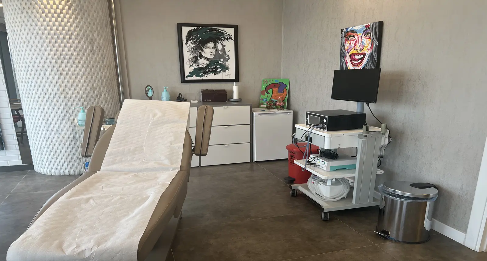 Clinic-provided photograph of Assoc. Prof. Dr İhsan Kuzucu