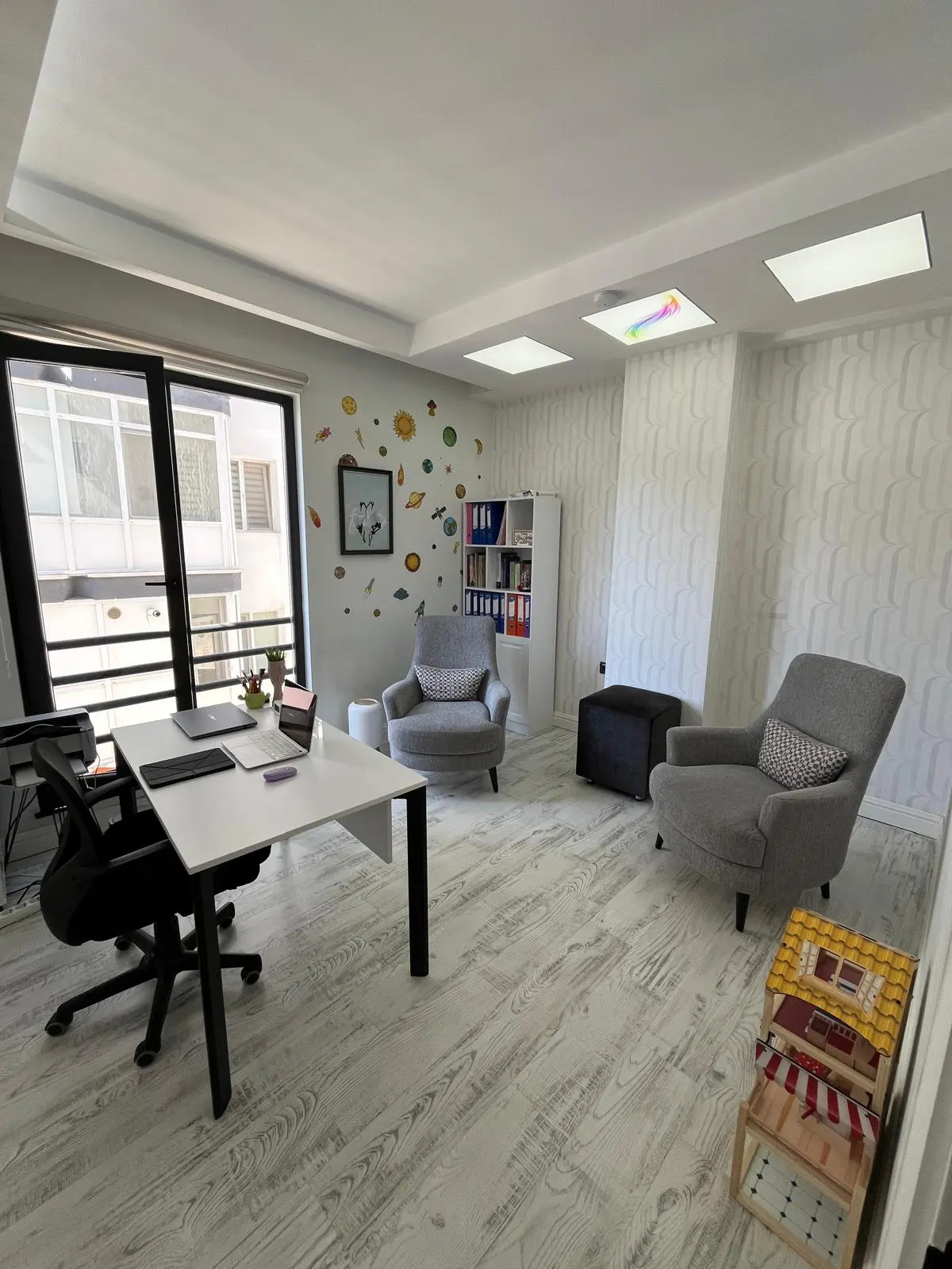 Clinic-provided photograph of Dr Kutay Taş