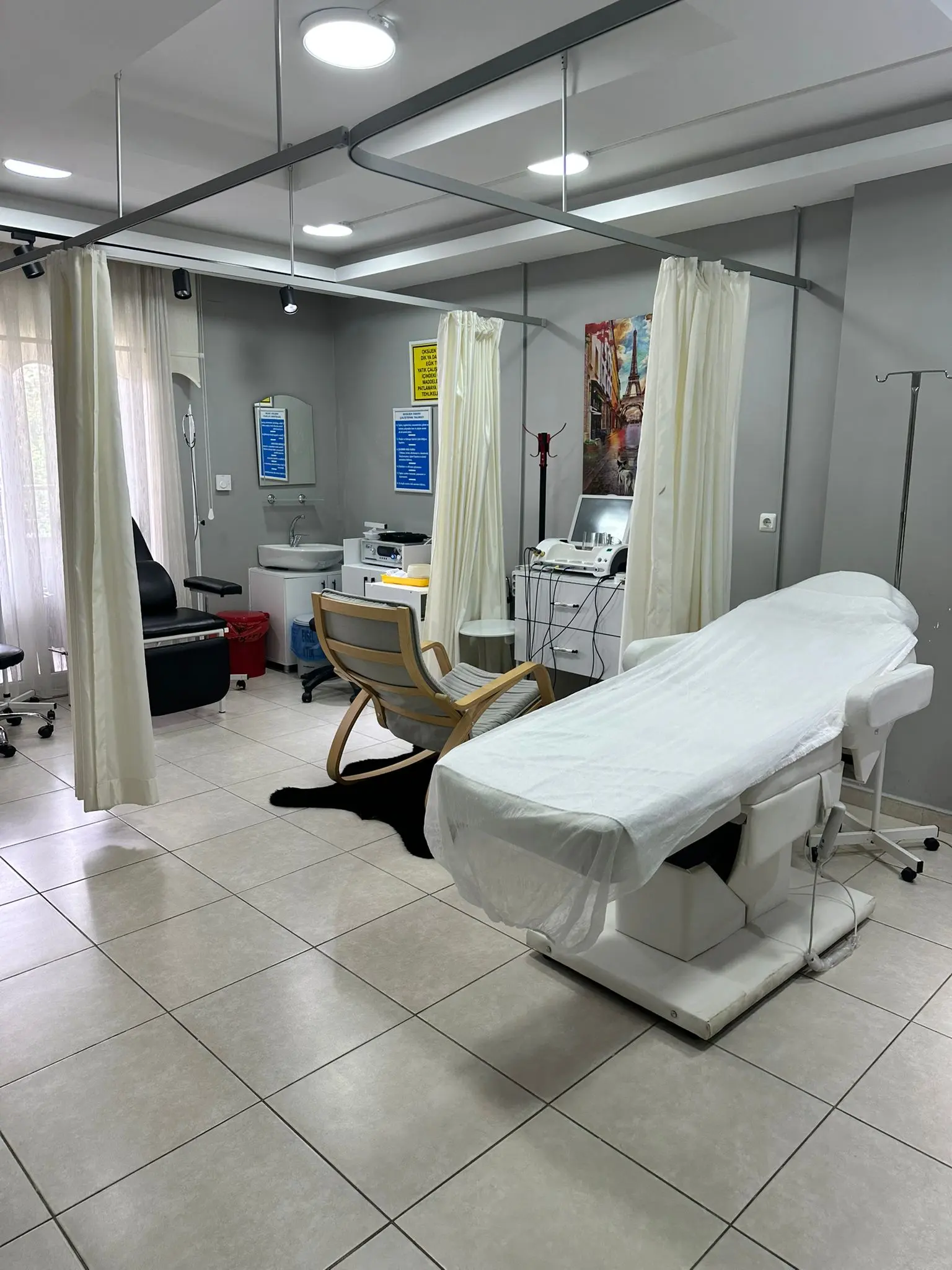 Clinic-provided photograph of Dr Mürüvvet Aslıpek