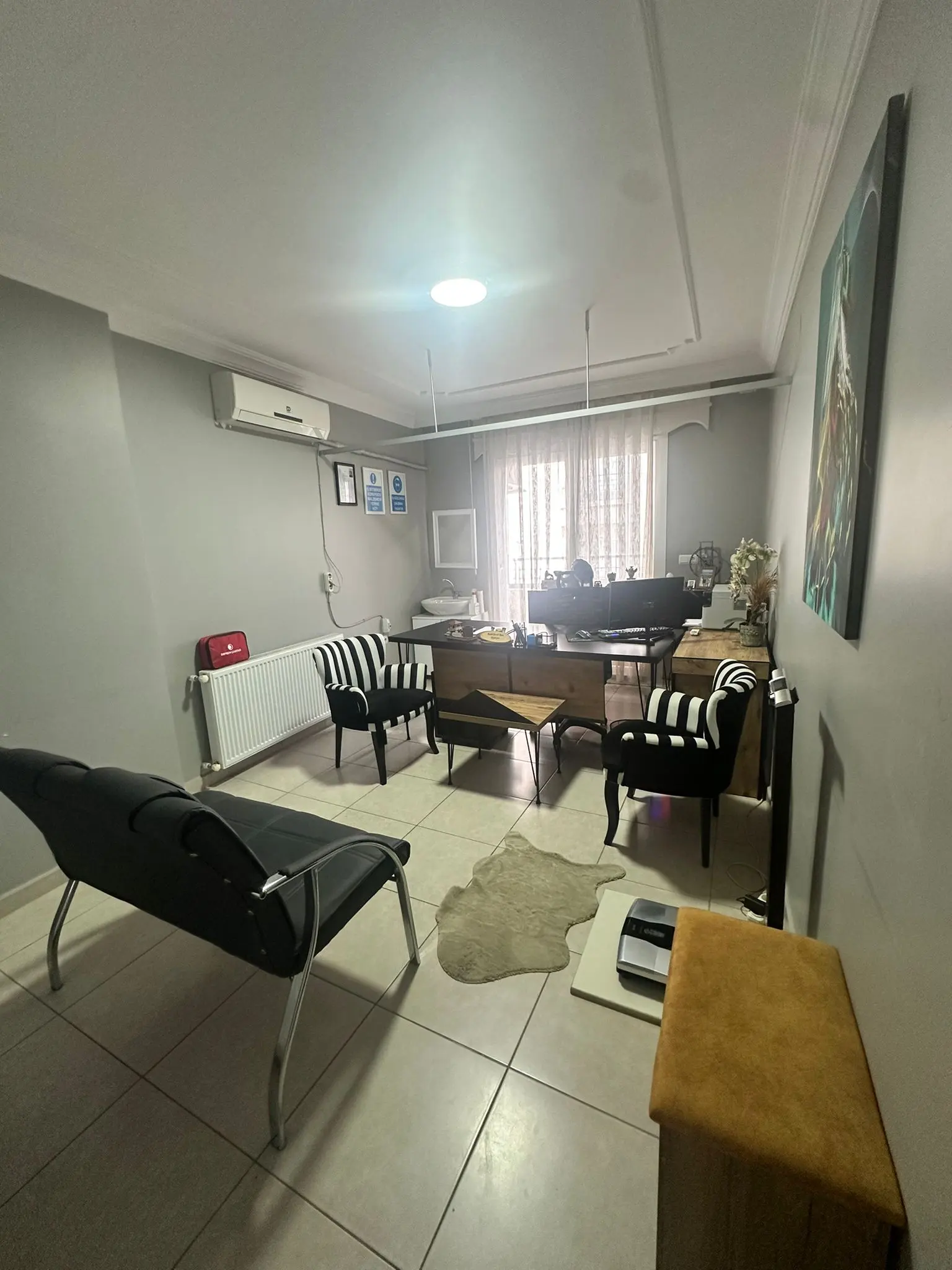 Clinic-provided photograph of Dr Mürüvvet Aslıpek