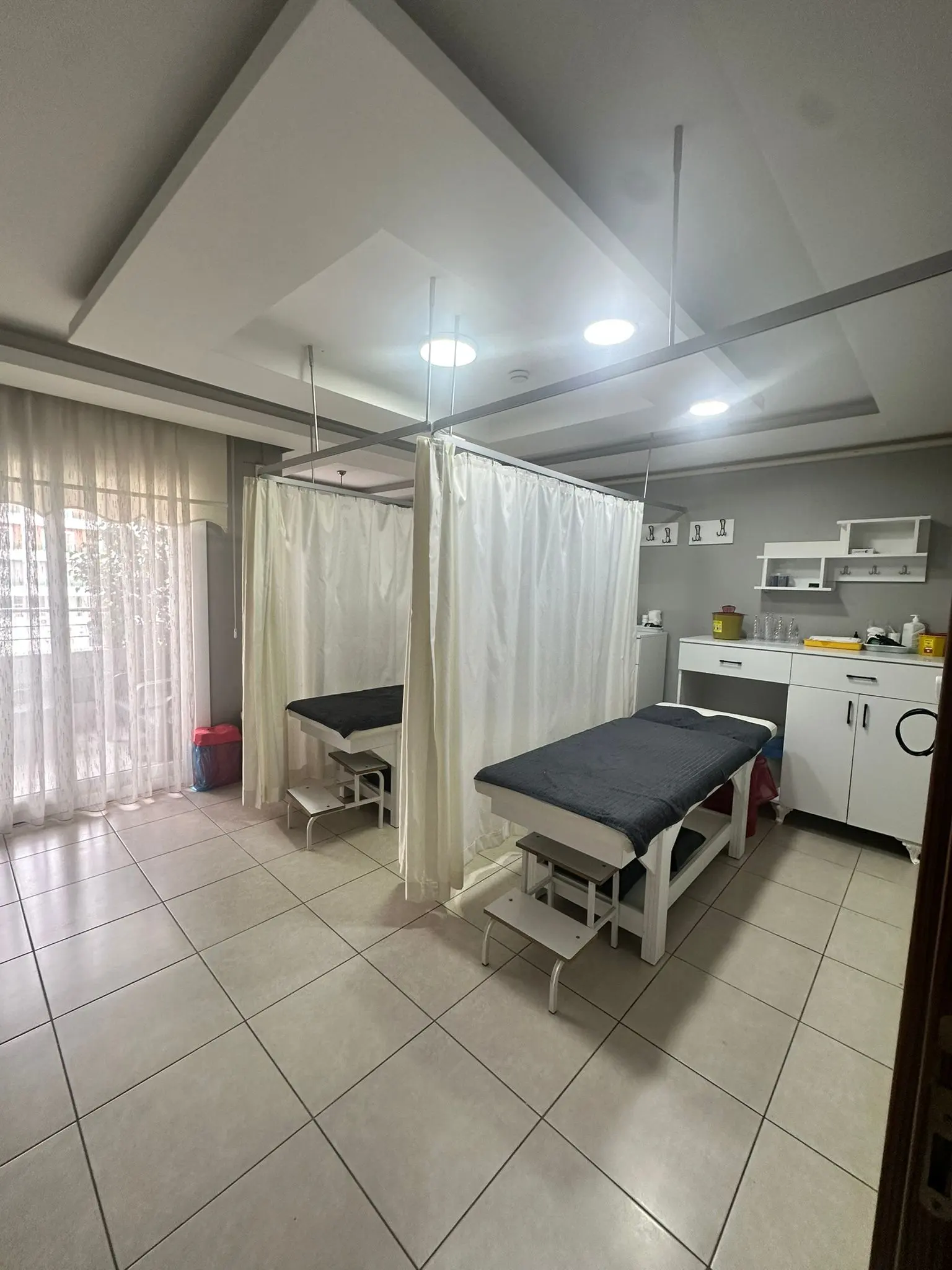 Clinic-provided photograph of Dr Mürüvvet Aslıpek