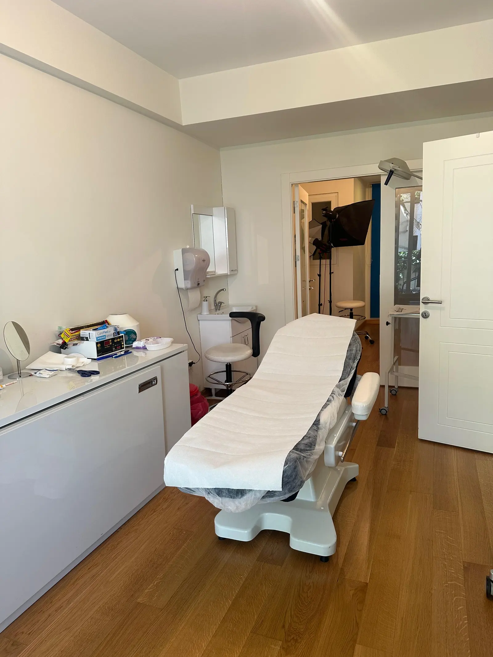 Clinic-provided photograph of Dr Esra Çelik Şenel