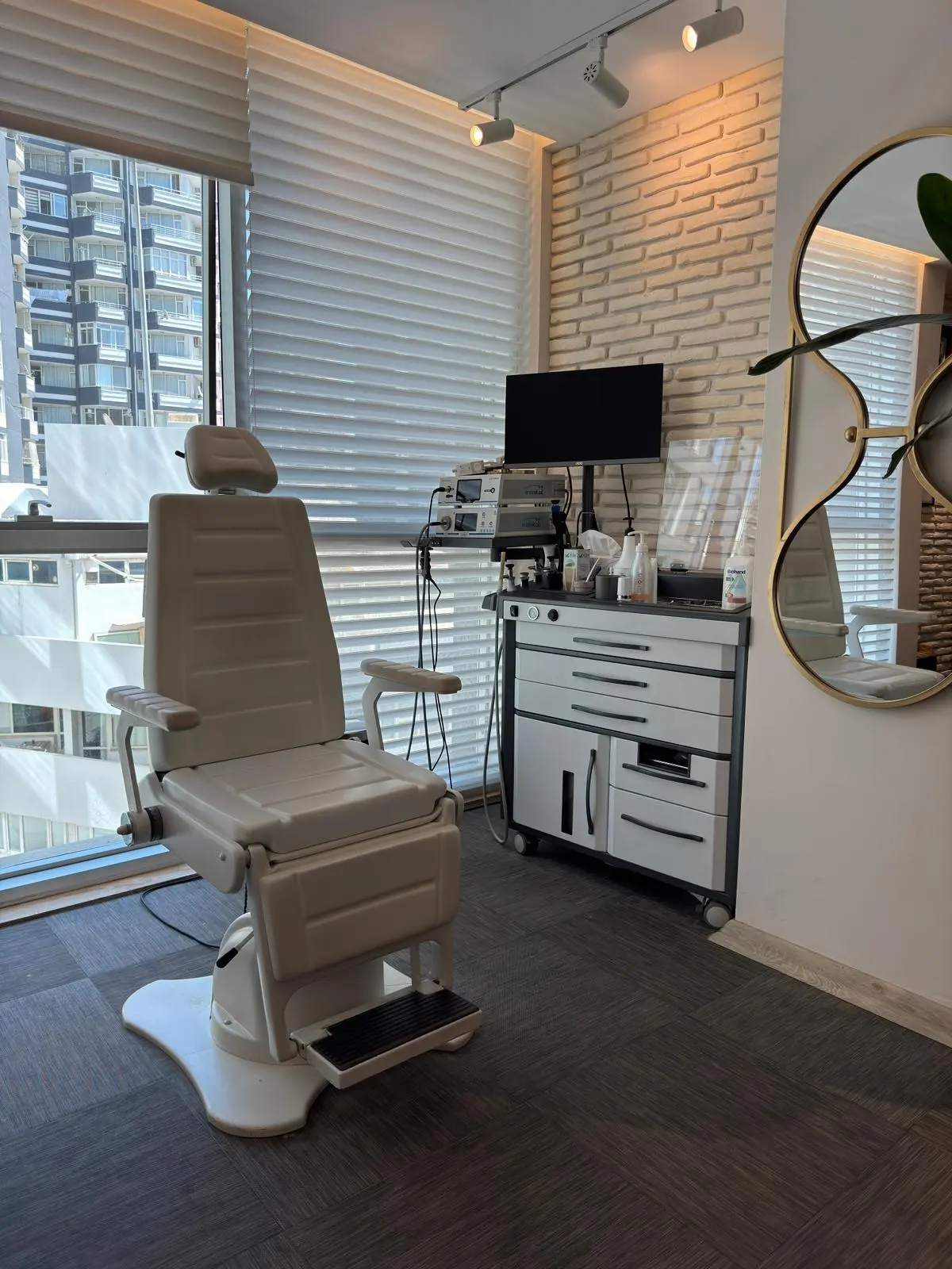 Clinic-provided photograph of Dr Zeynep Nur Erol