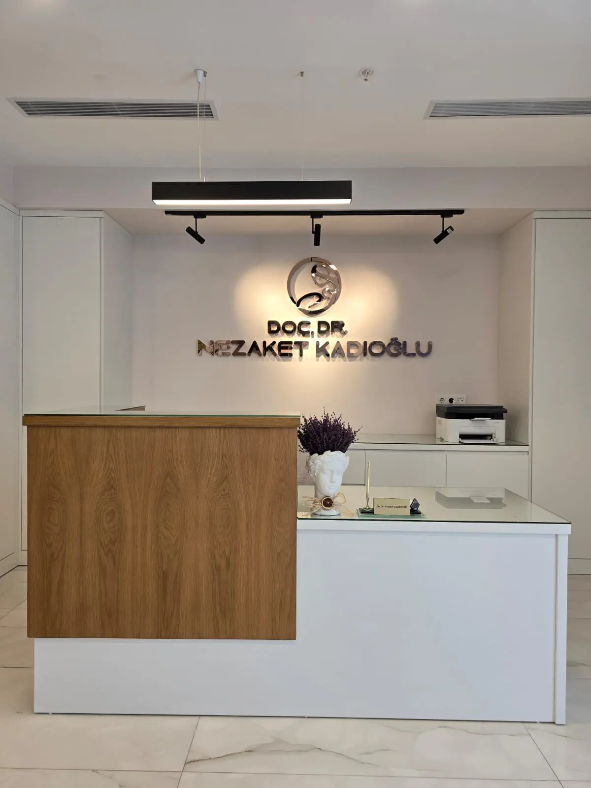 Clinic-provided photograph of Dr Nezaket Kadıoğlu