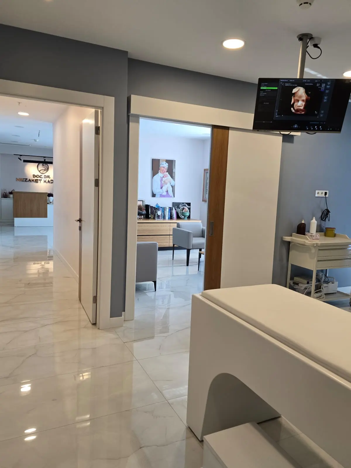 Clinic-provided photograph of Dr Nezaket Kadıoğlu