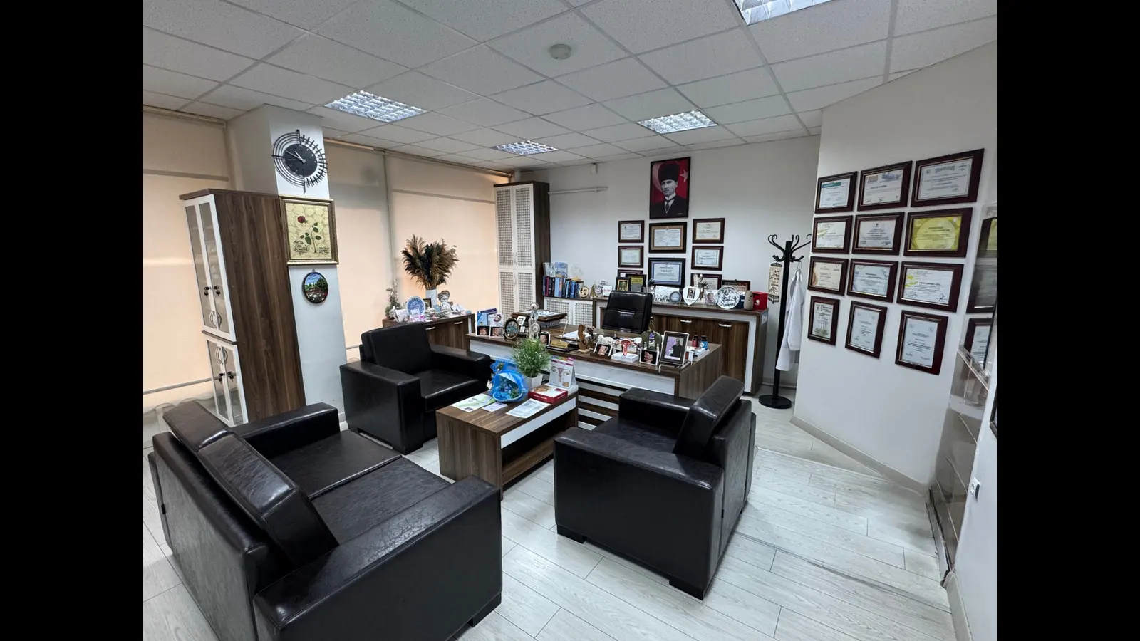 Clinic-provided photograph of Prof. Dr Fazlı Demirtürk