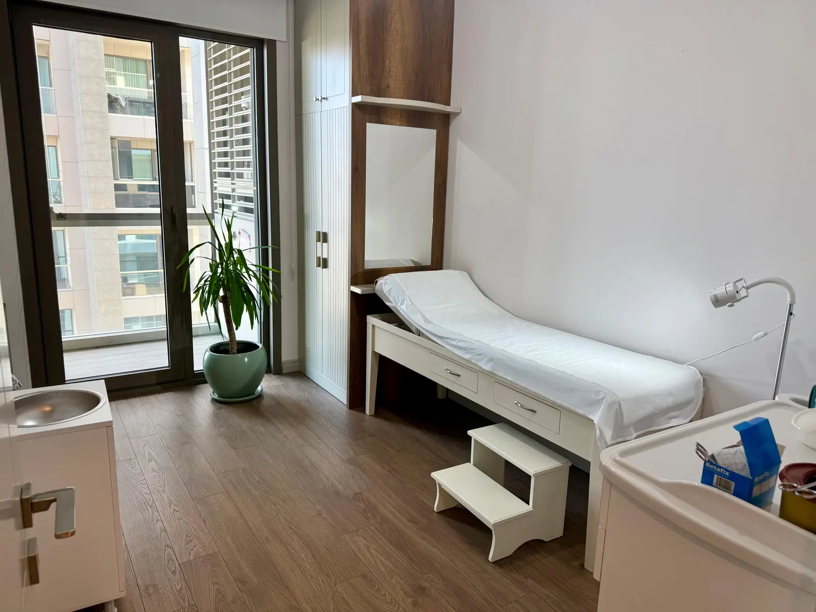 Von der Klinik bereitgestelltes Foto von Assoc. Prof. Dr. Nuri Okkabaz