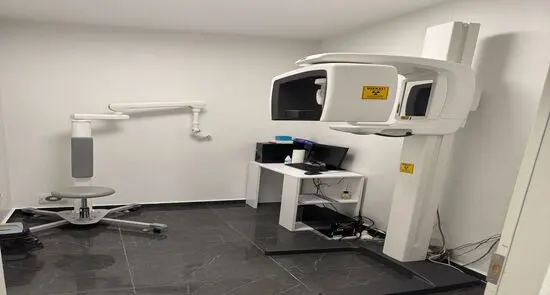 Clinic-provided photograph of Dent Hayat