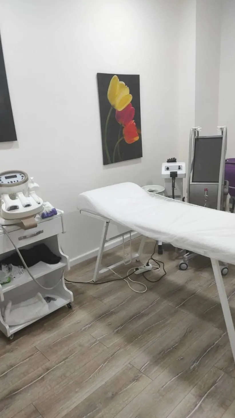 Clinic-provided photograph of Dr İlker Sait Tuncer