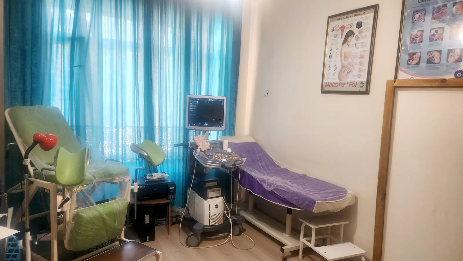 Clinic-provided photograph of Dr Ünzile Girişgin