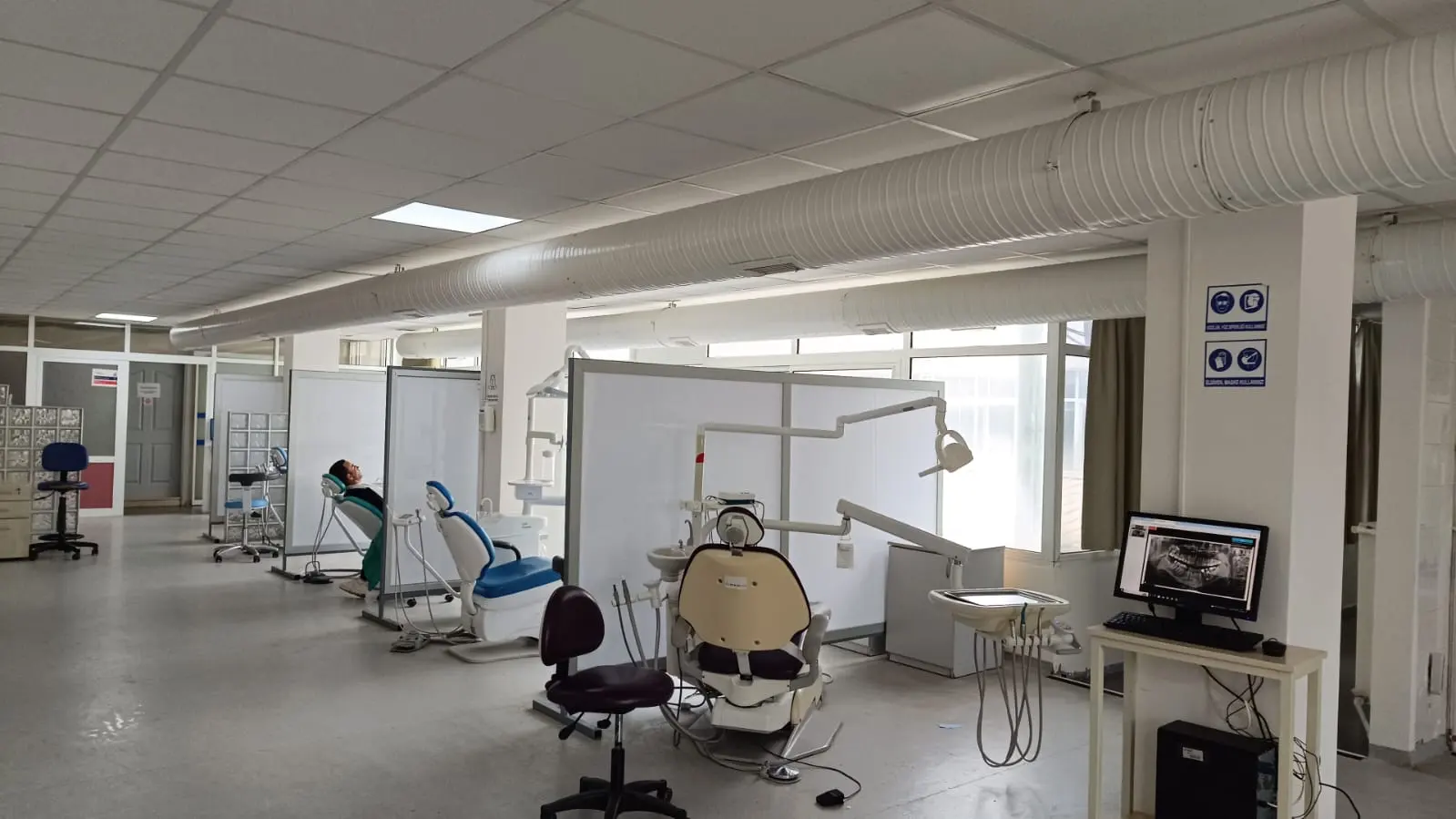 Von der Klinik bereitgestelltes Foto von Ege University Faculty of Dentistry