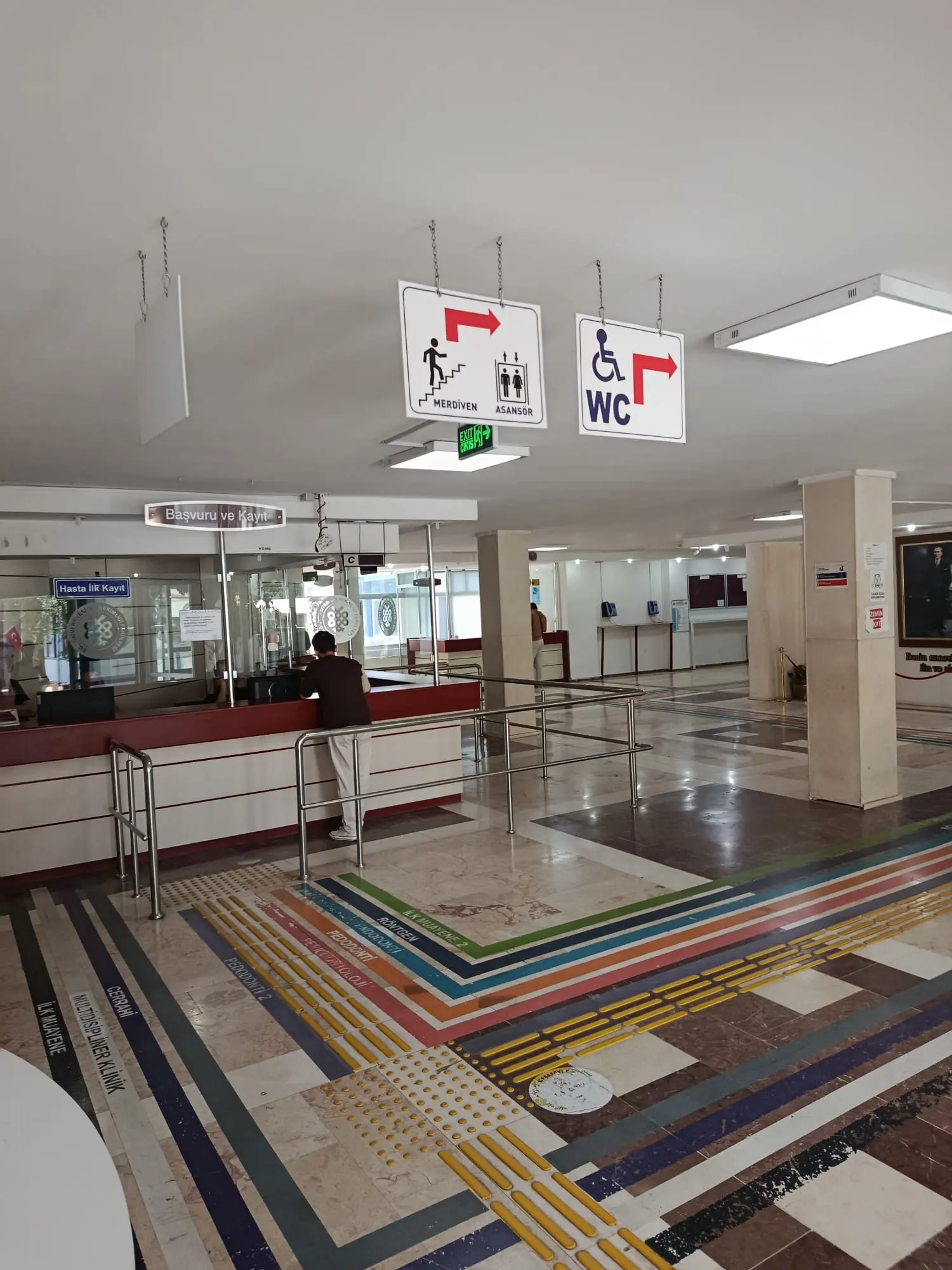 Von der Klinik bereitgestelltes Foto von Ege University Faculty of Dentistry