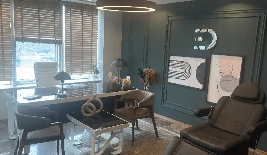 Clinic-provided photograph of Dr Eymen Oruç