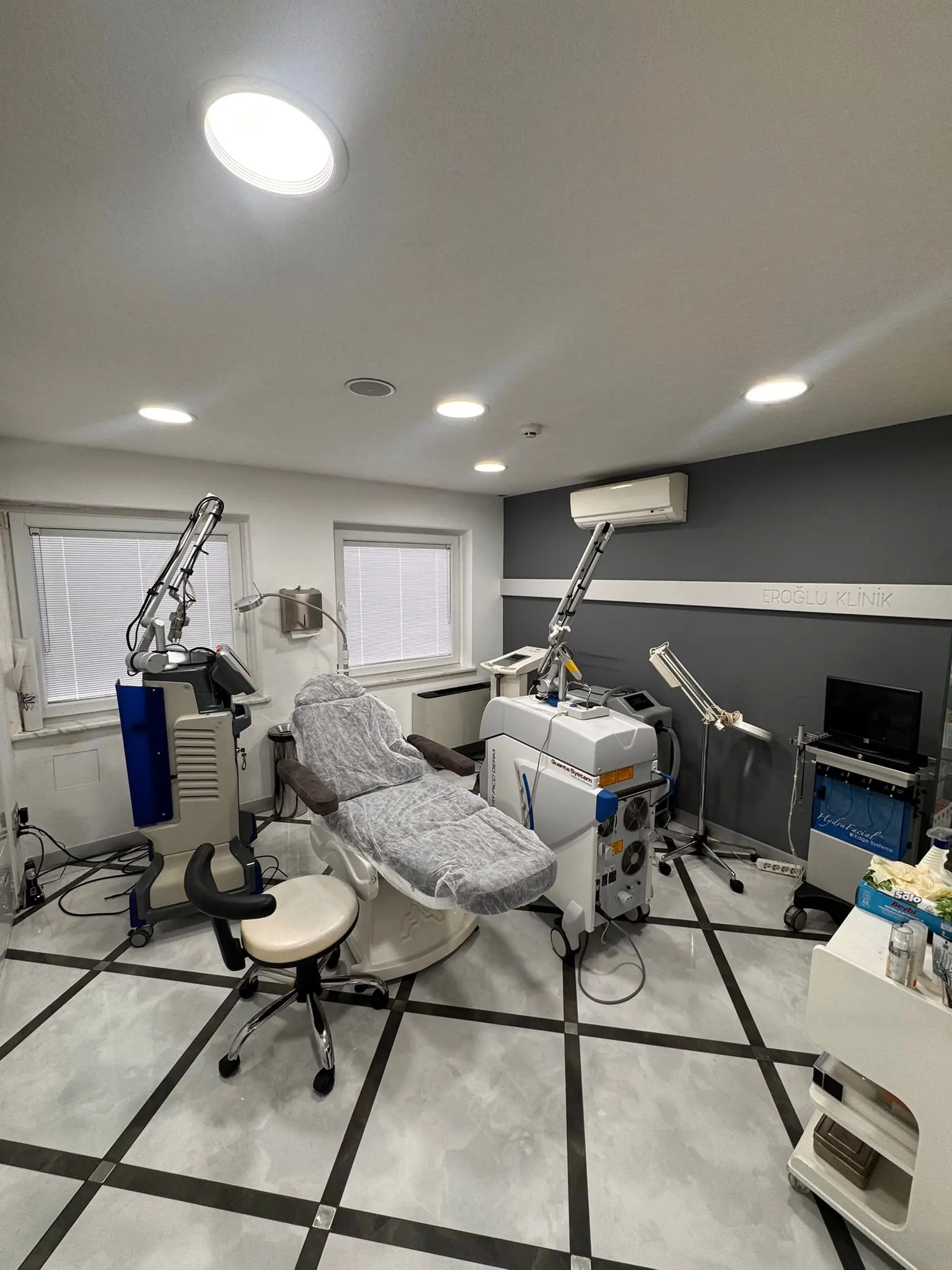 Clinic-provided photograph of Dr Ahmet Arif Eroğlu