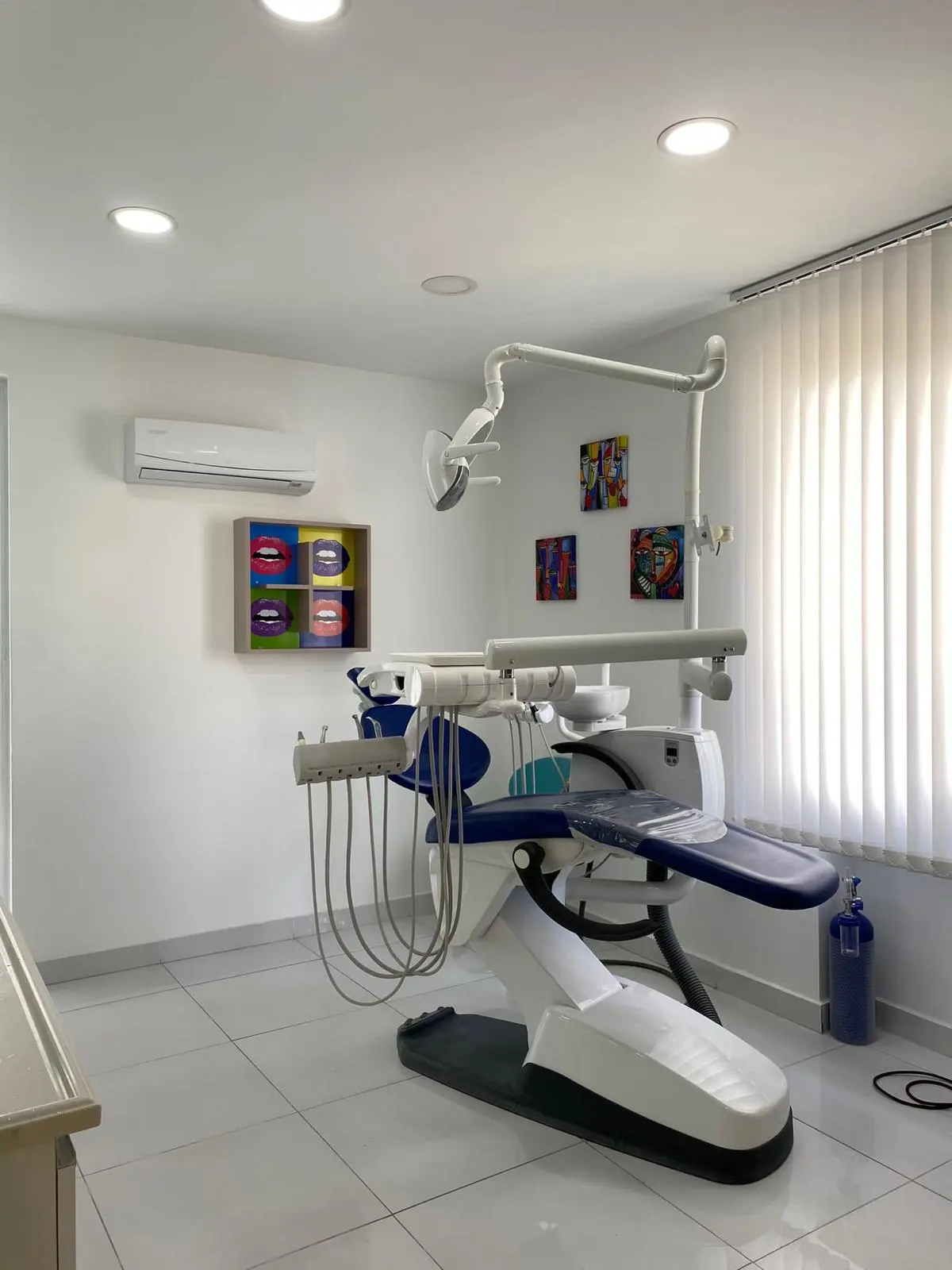 Clinic-provided photograph of SC Dent