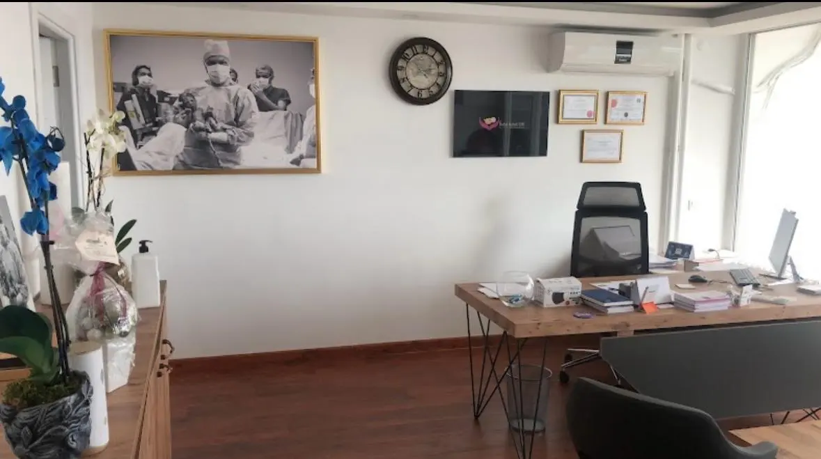 Von der Klinik bereitgestelltes Foto von Assoc. Prof. Dr. Bulat Aytek Şık