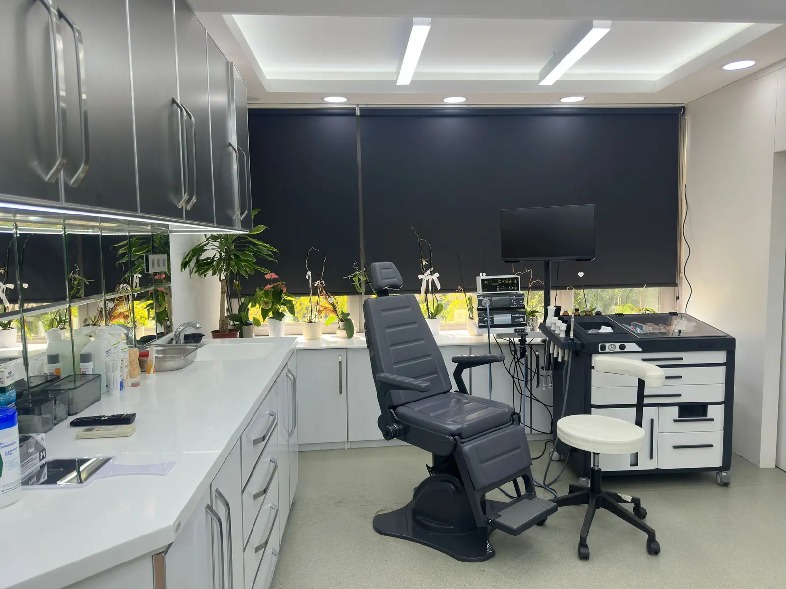 Clinic-provided photograph of Dr Özgür Erdem