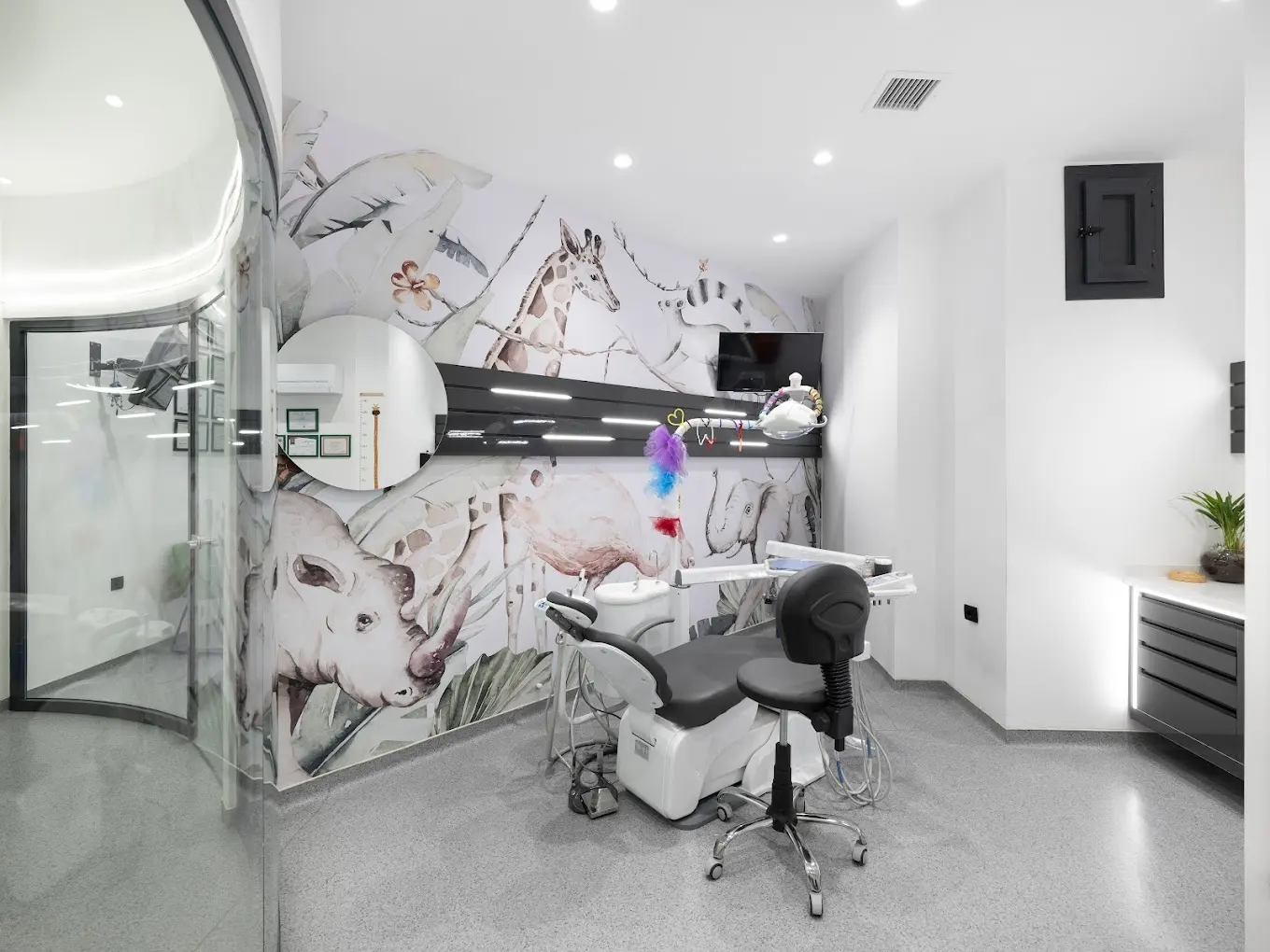 Clinic-provided photograph of 322 Adana Dental Clinic