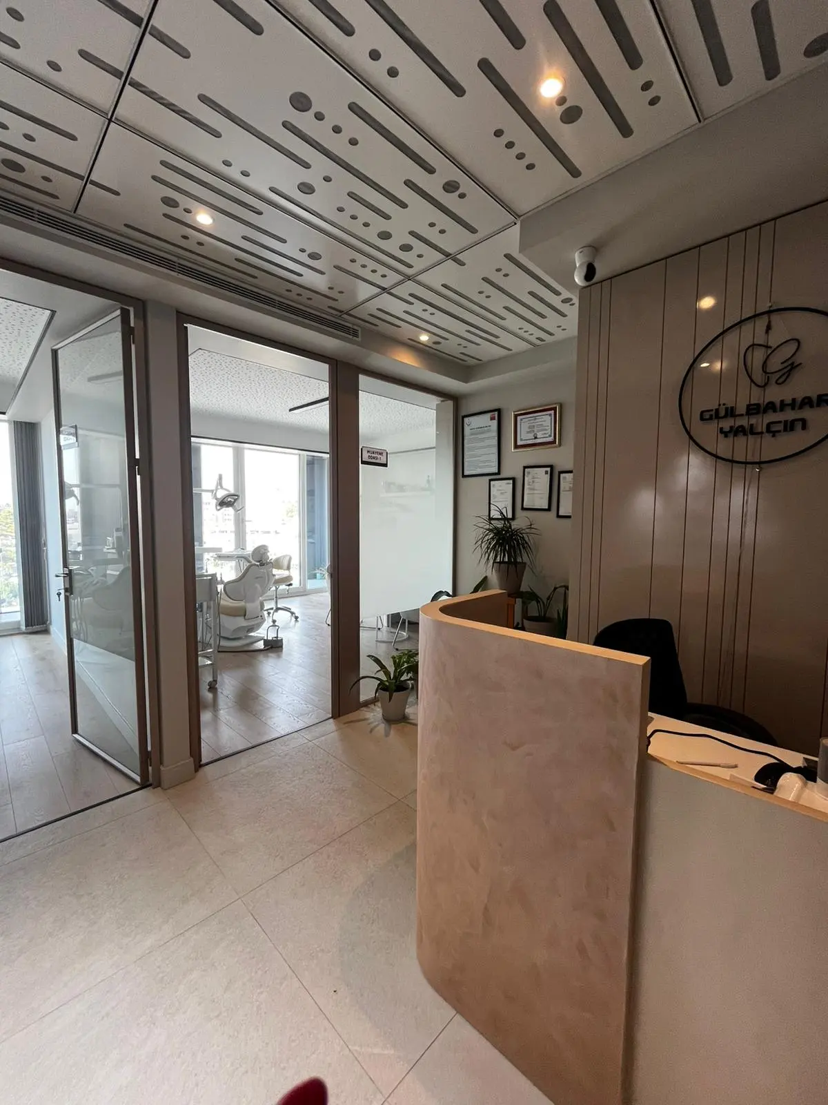 Clinic-provided photograph of Dr Gülbahar Yalçın