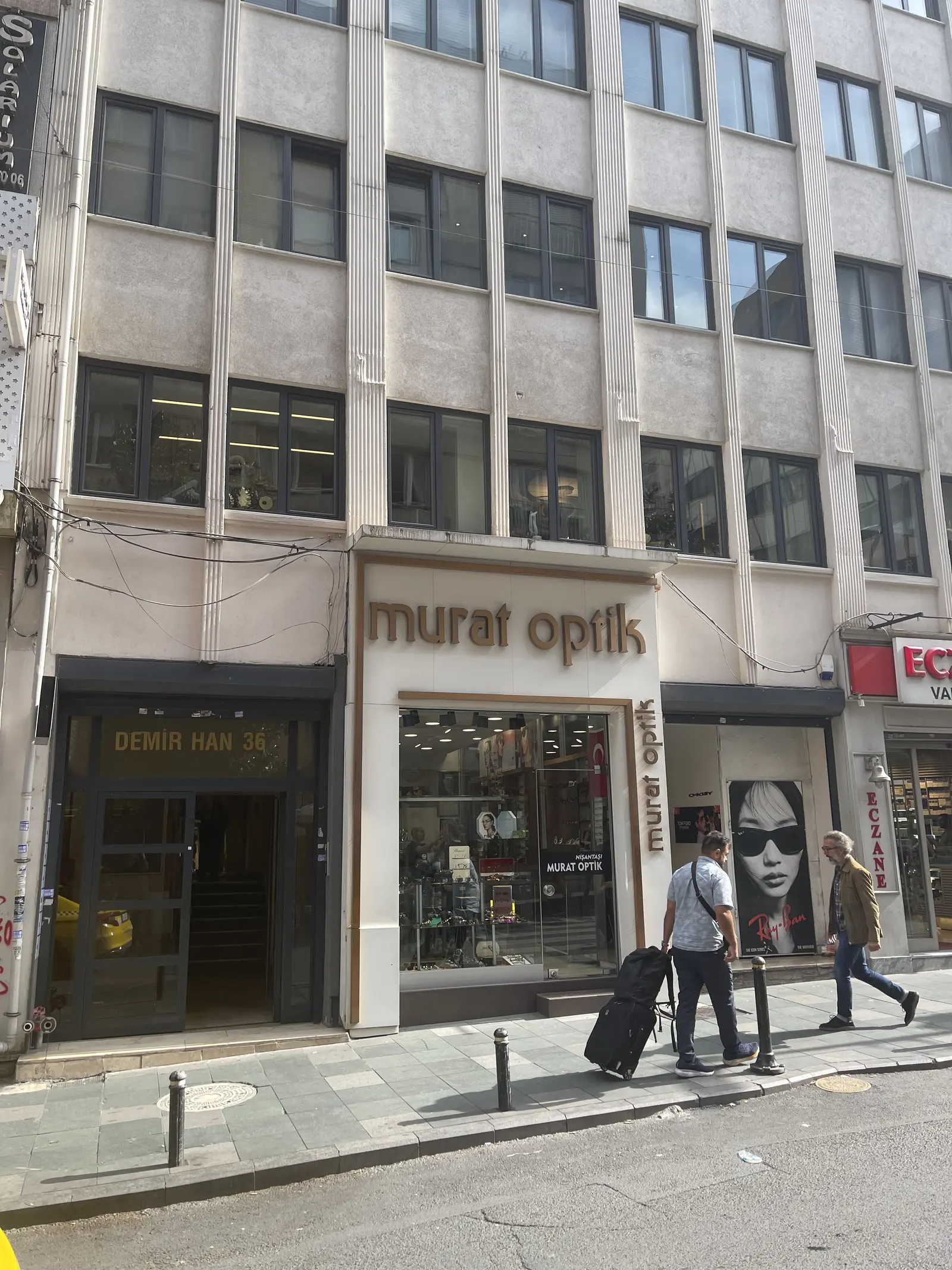 Von der Klinik bereitgestelltes Foto von Dr. Tamer Gültekin