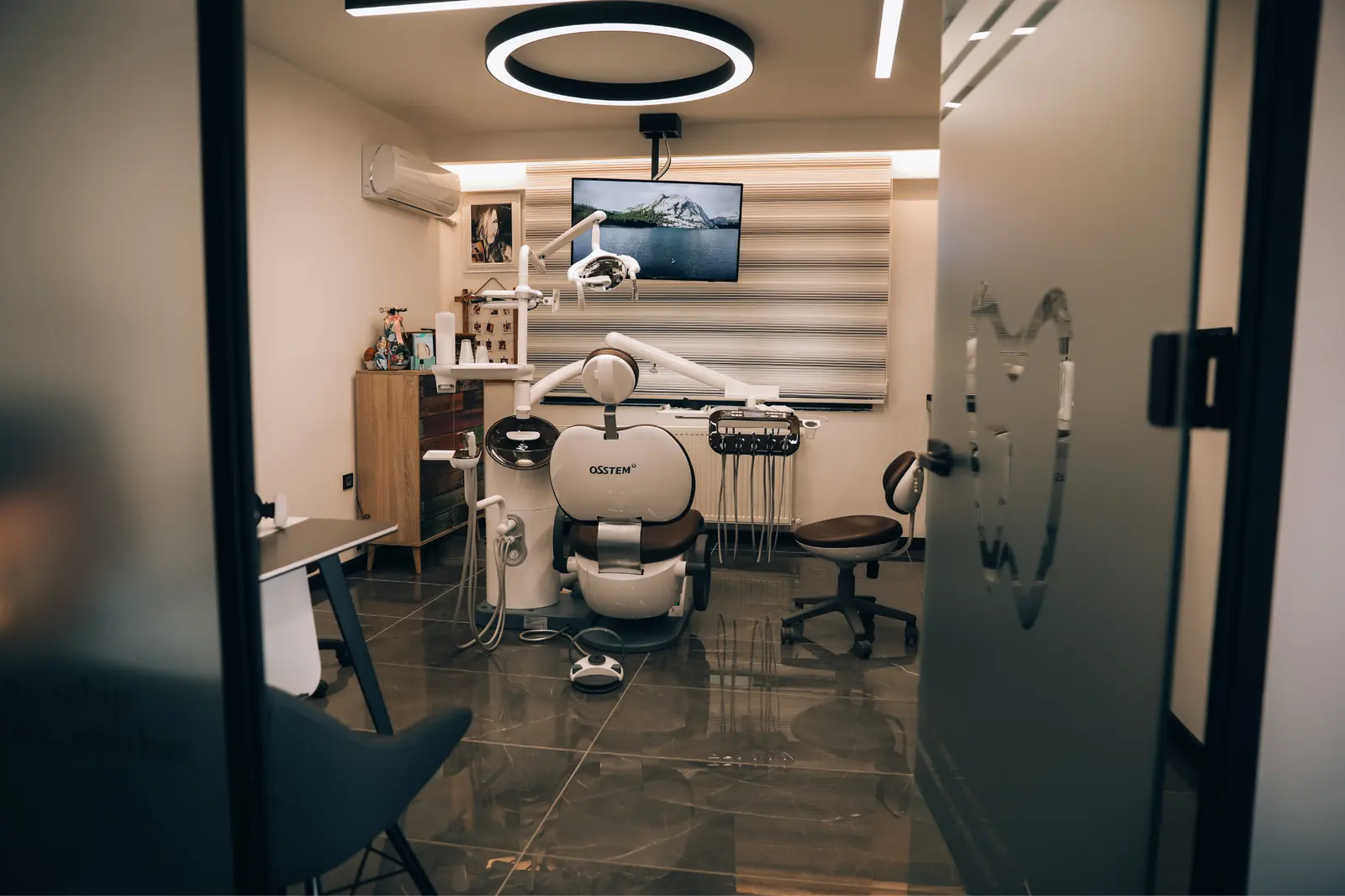 Clinic-provided photograph of Güler Dent