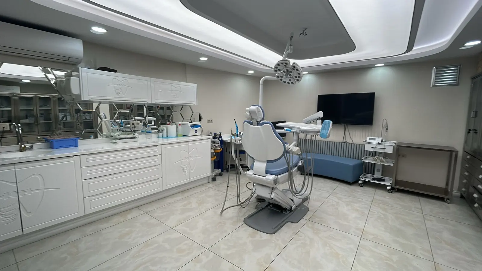 Clinic-provided photograph of Gürses Dental