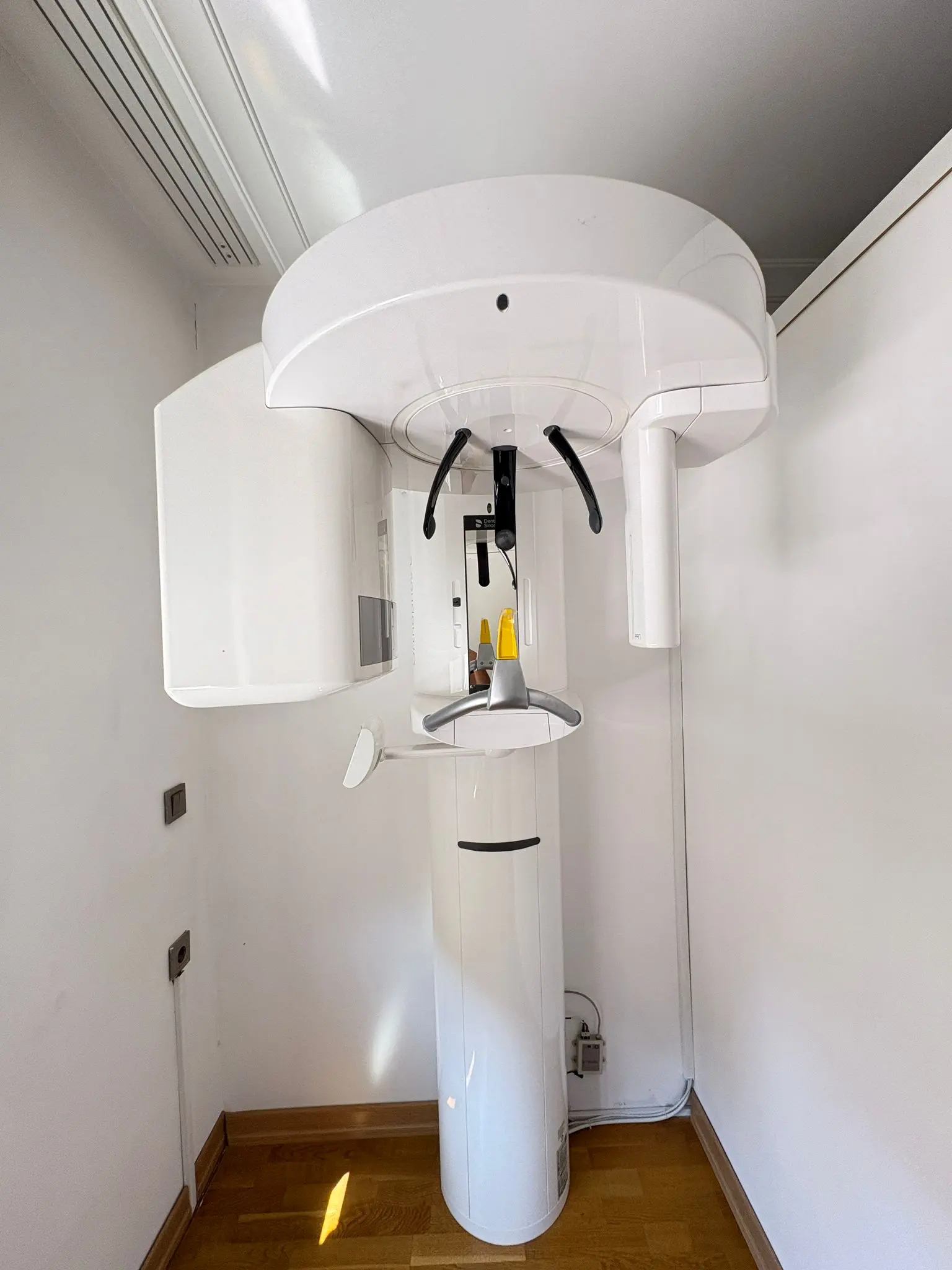 Clinic-provided photograph of Dr Yasin Türk