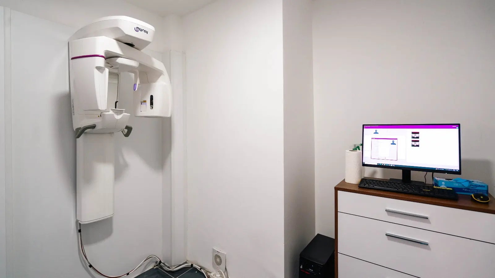 Clinic-provided photograph of CNG Dental Clinic