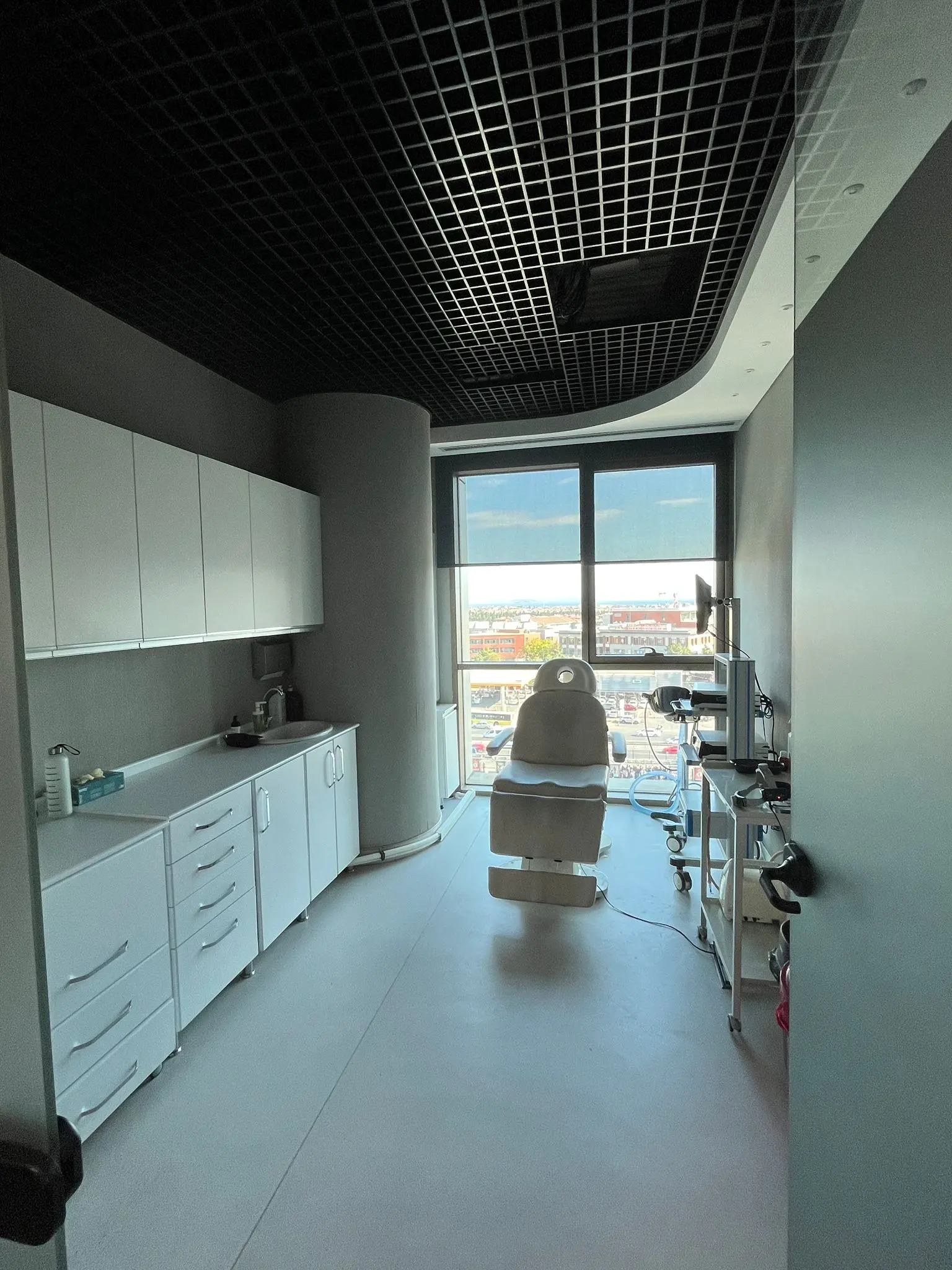 Clinic-provided photograph of Dr Sertuğ Sinan Ege