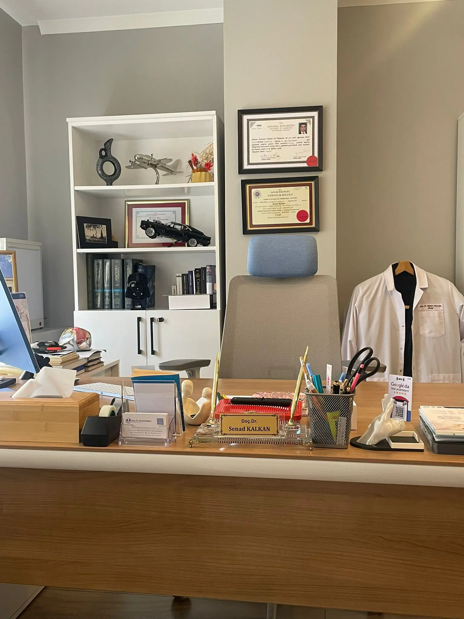 Clinic-provided photograph of Assoc. Prof. Dr Senad Kalkan