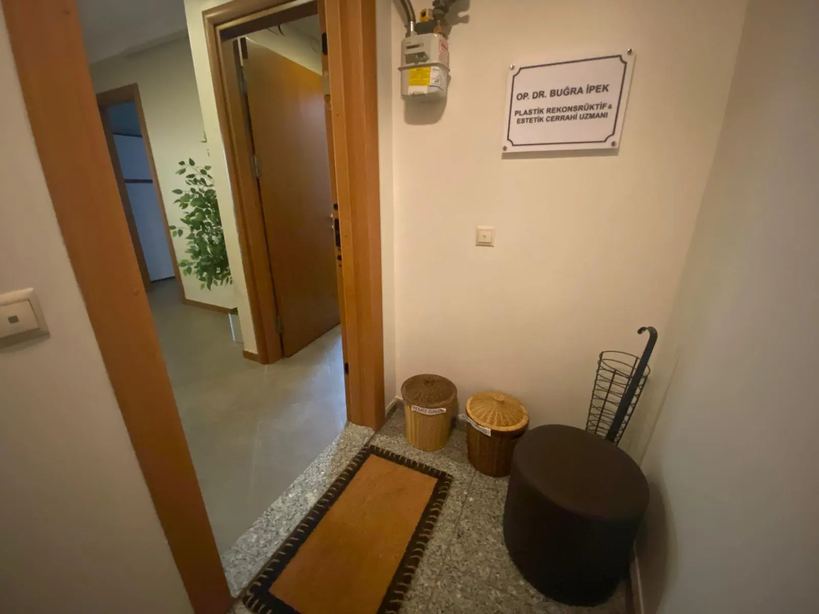 Von der Klinik bereitgestelltes Foto von Dr. Buğra İpek