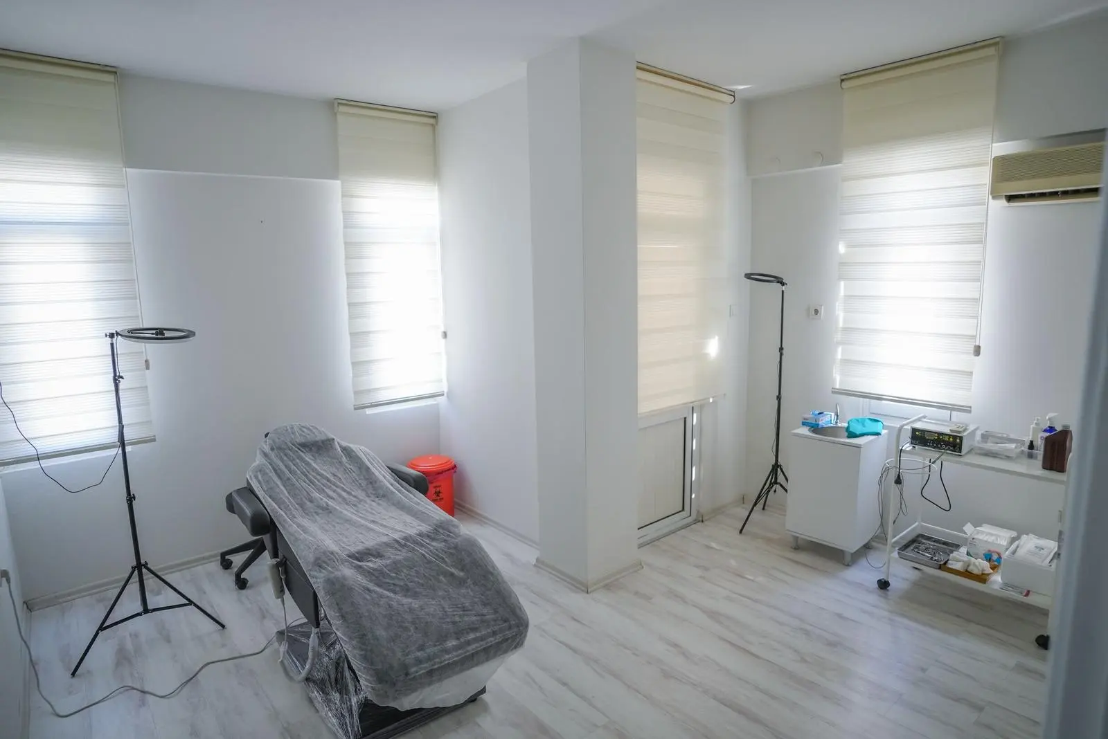 Clinic-provided photograph of Dr Ramazan Gümüş