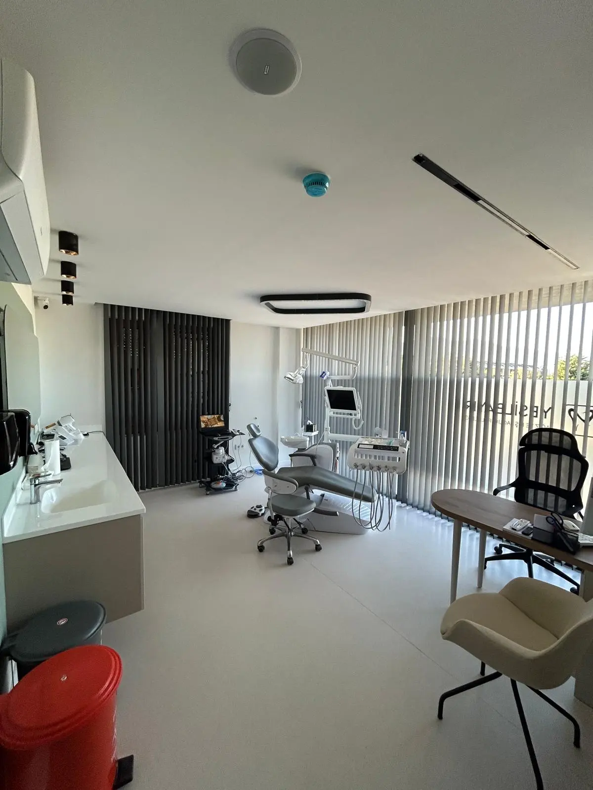 Clinic-provided photograph of Yeşilbayır Dental Clinic