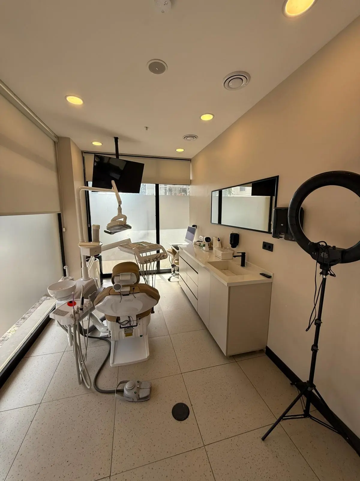 Von der Klinik bereitgestelltes Foto von Vesadent Zahnklinik