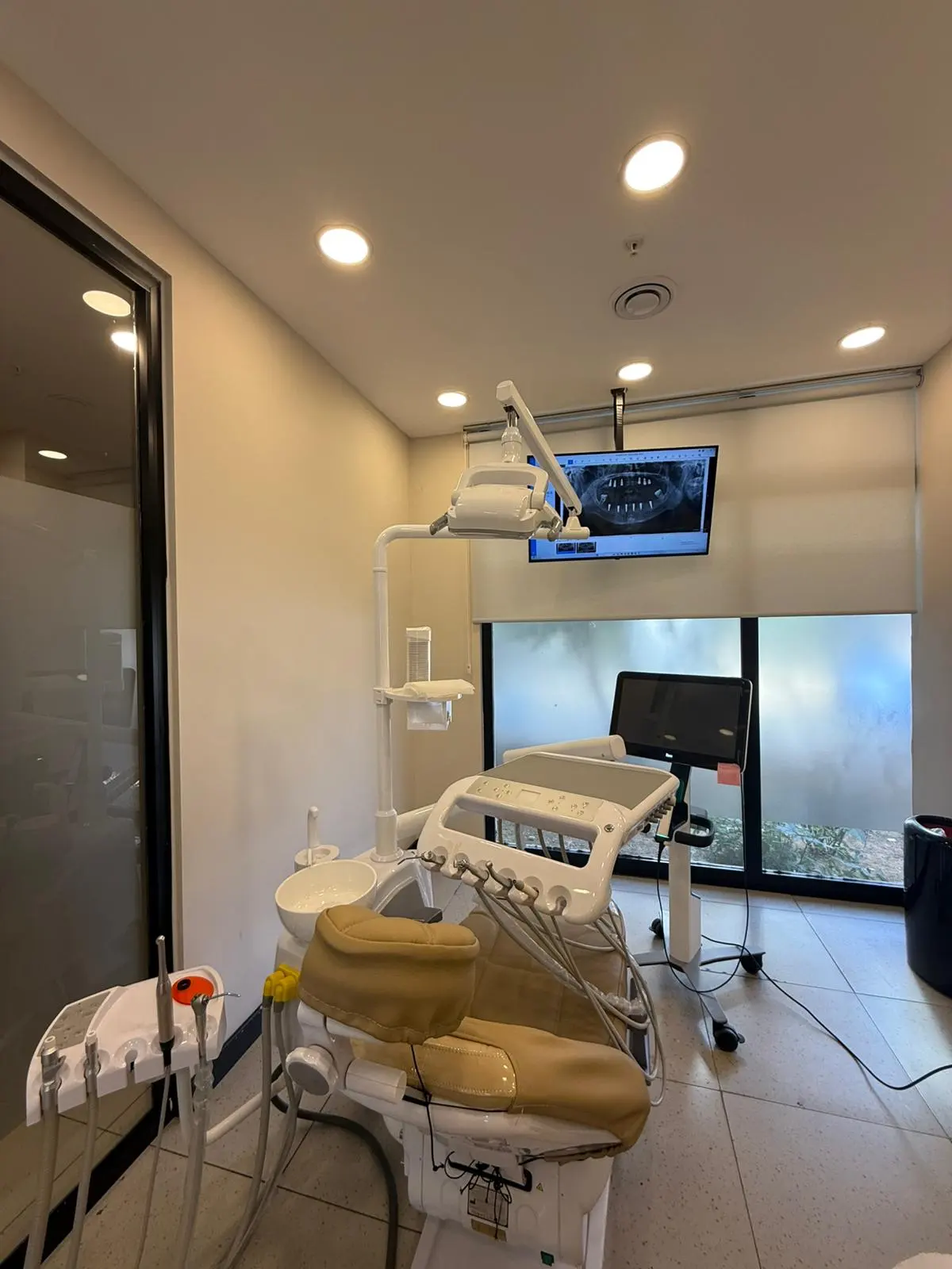 Von der Klinik bereitgestelltes Foto von Vesadent Zahnklinik