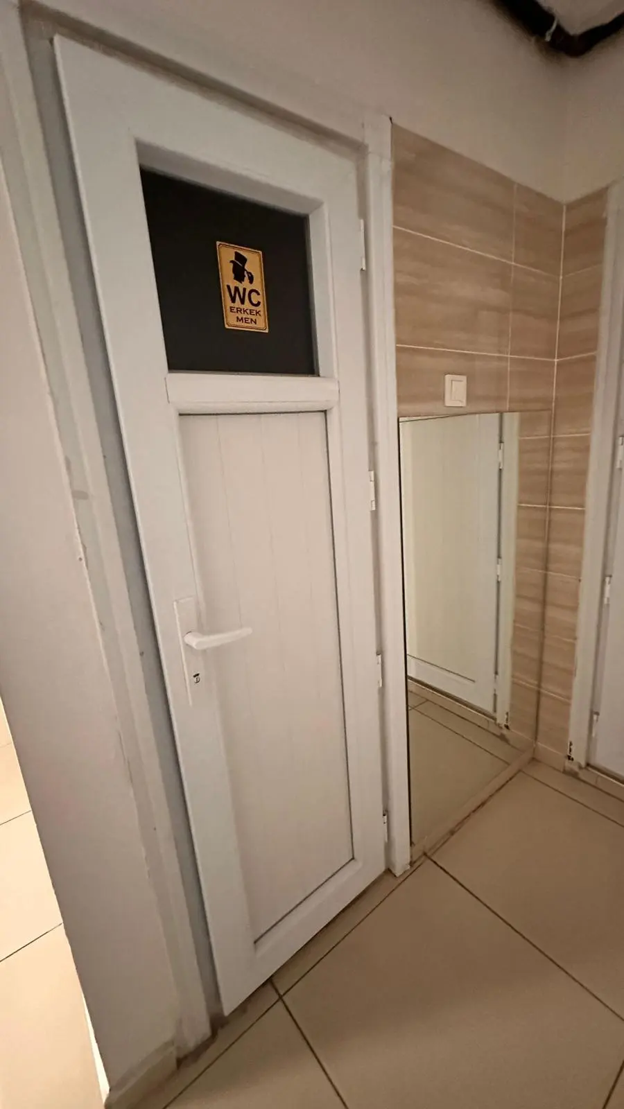 Clinic-provided photograph of Dr Ahmet Fehmi Bayraklı
