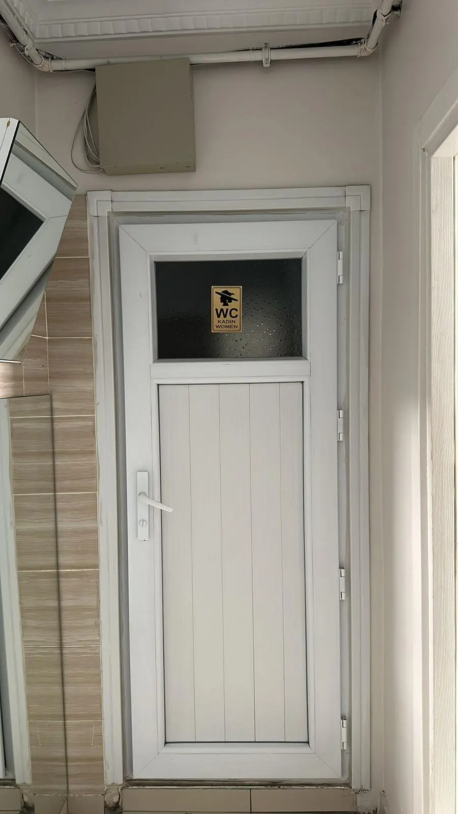 Clinic-provided photograph of Dr Ahmet Fehmi Bayraklı