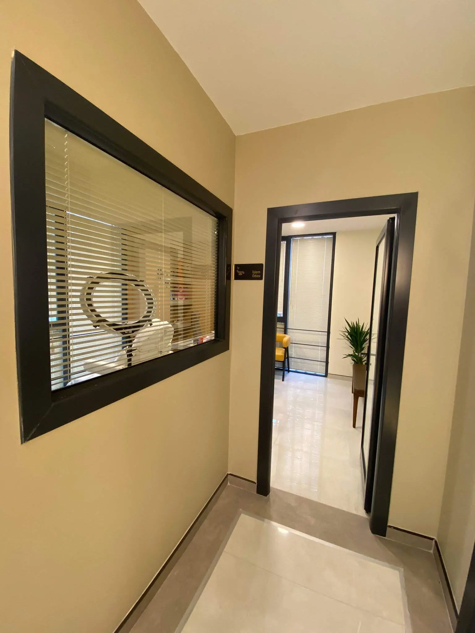 Clinic-provided photograph of Dr Burak Numan Uğurlu